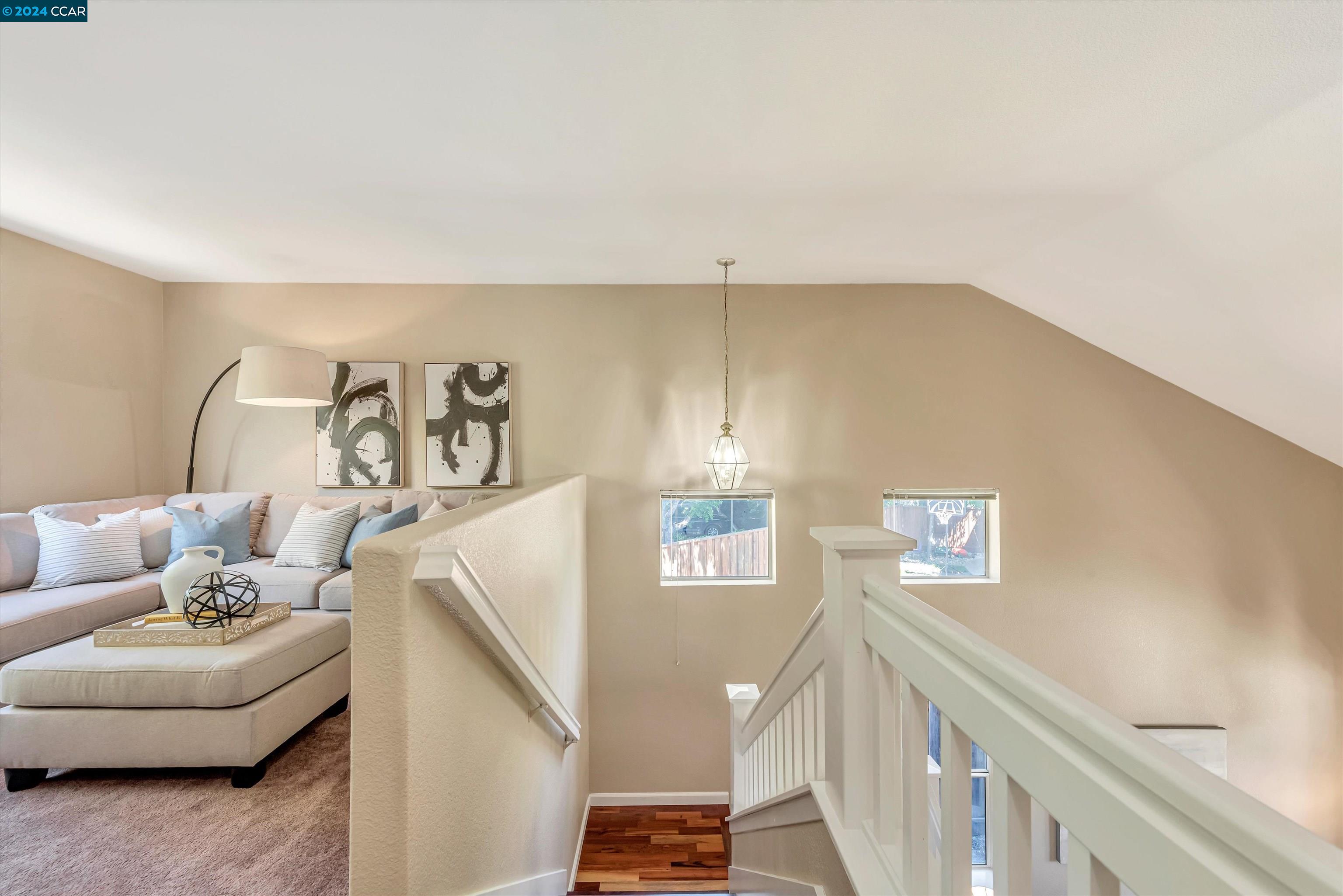 93 Elmwood Dr