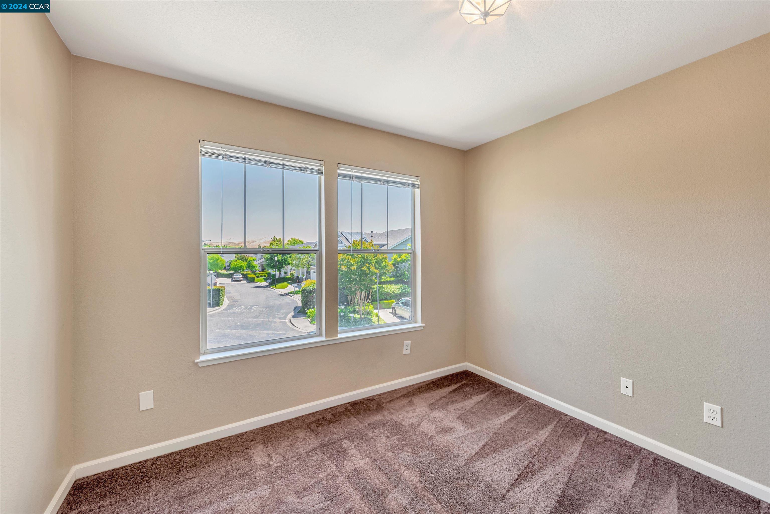 93 Elmwood Dr