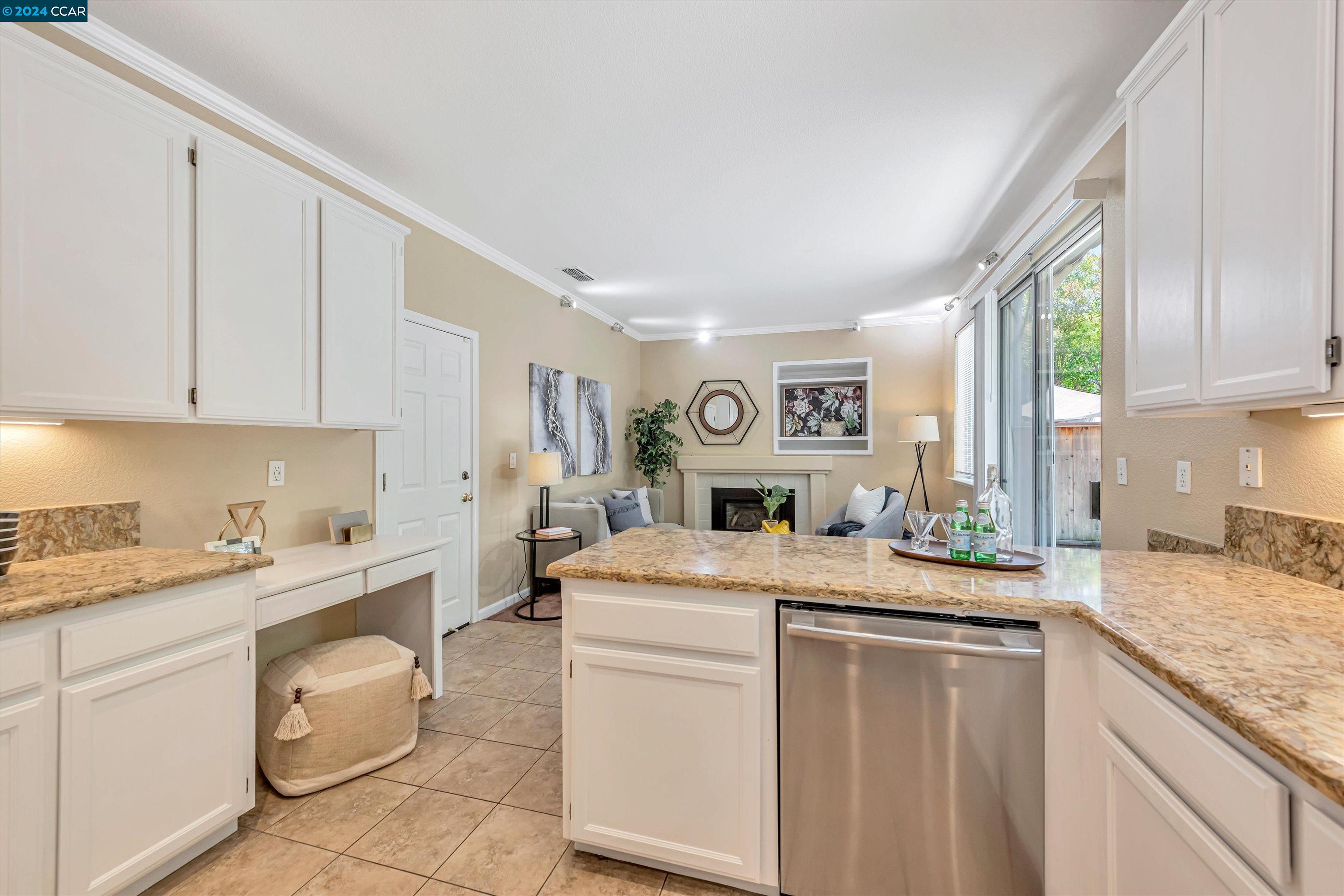 93 Elmwood Dr