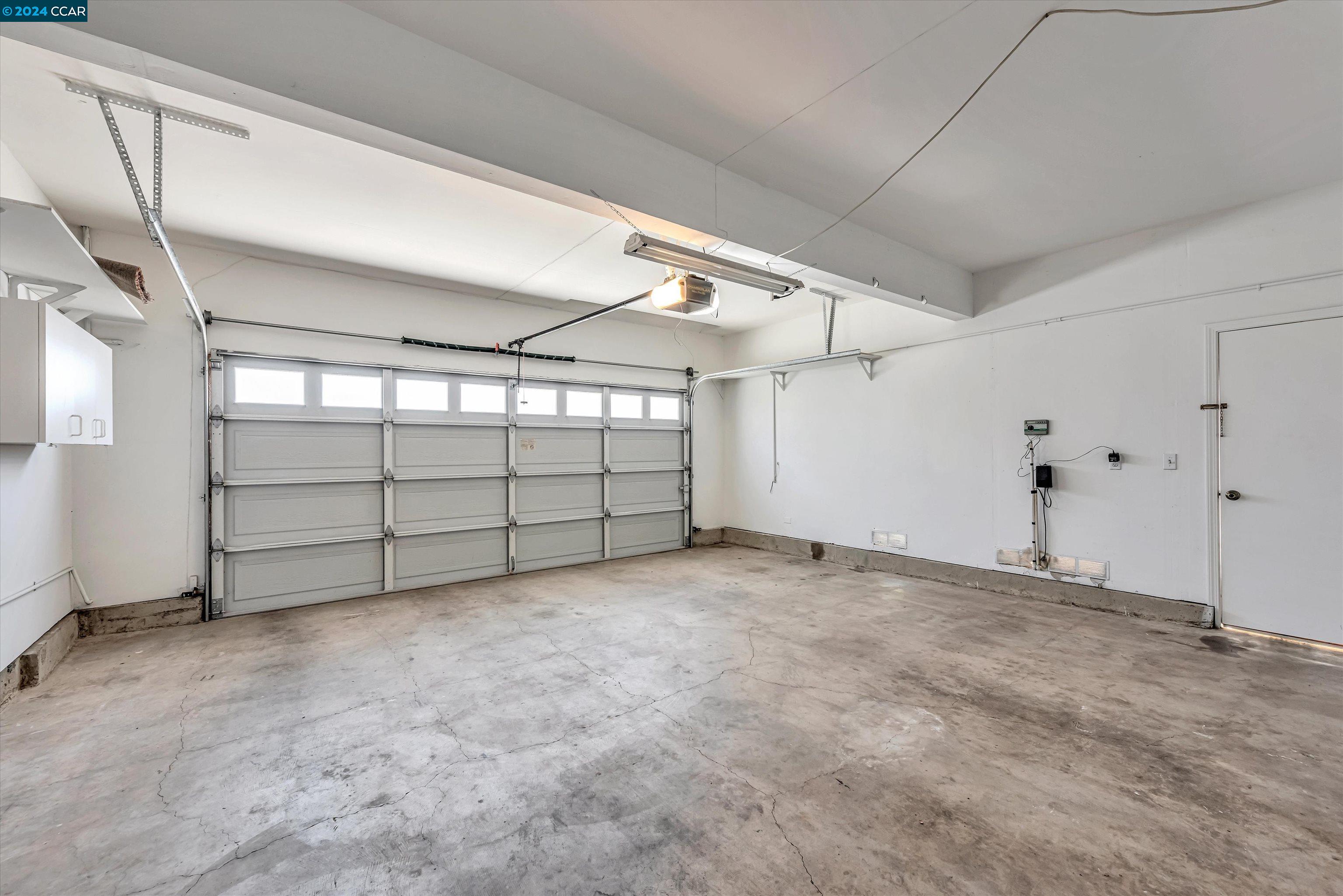 93 Elmwood Dr