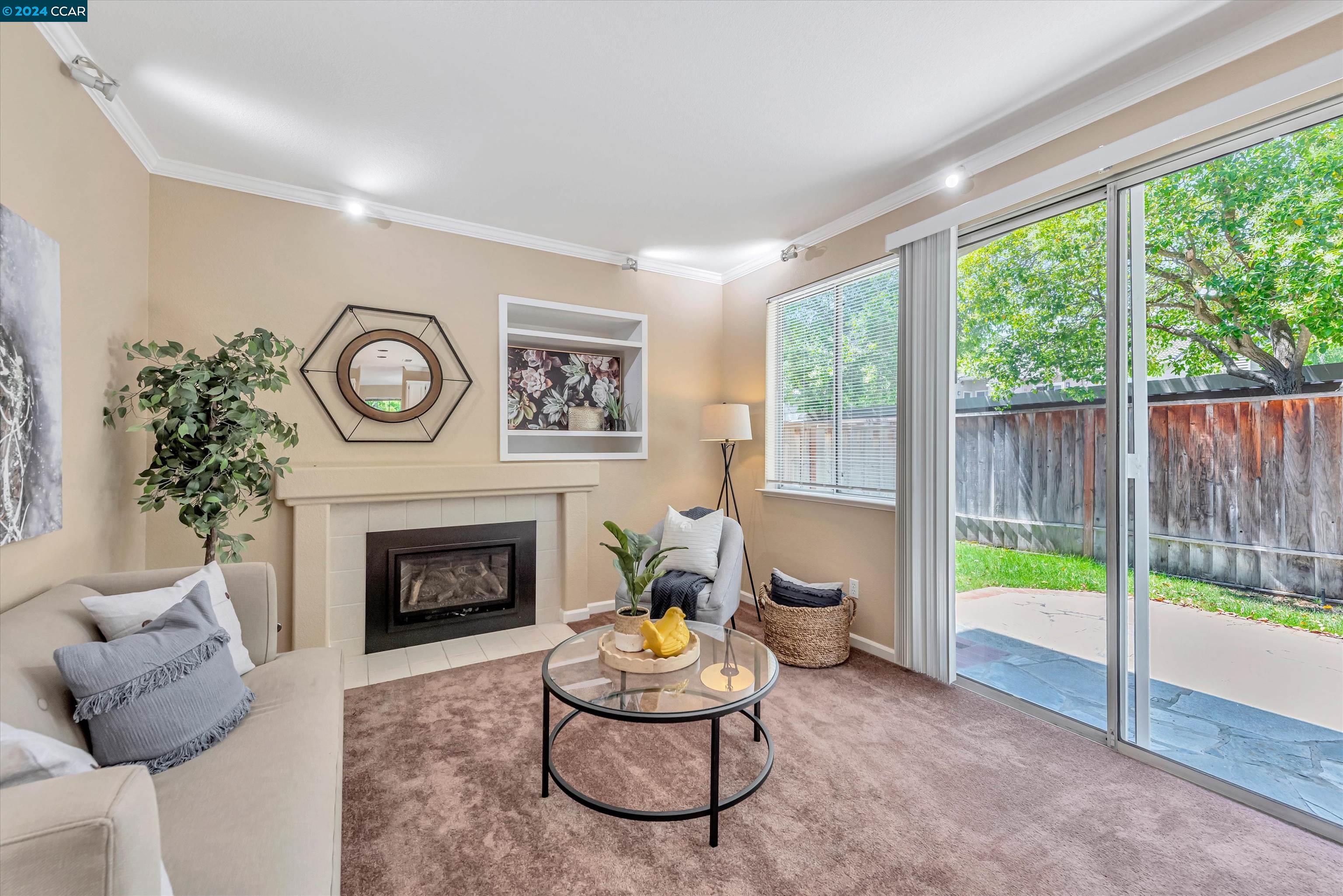 93 Elmwood Dr