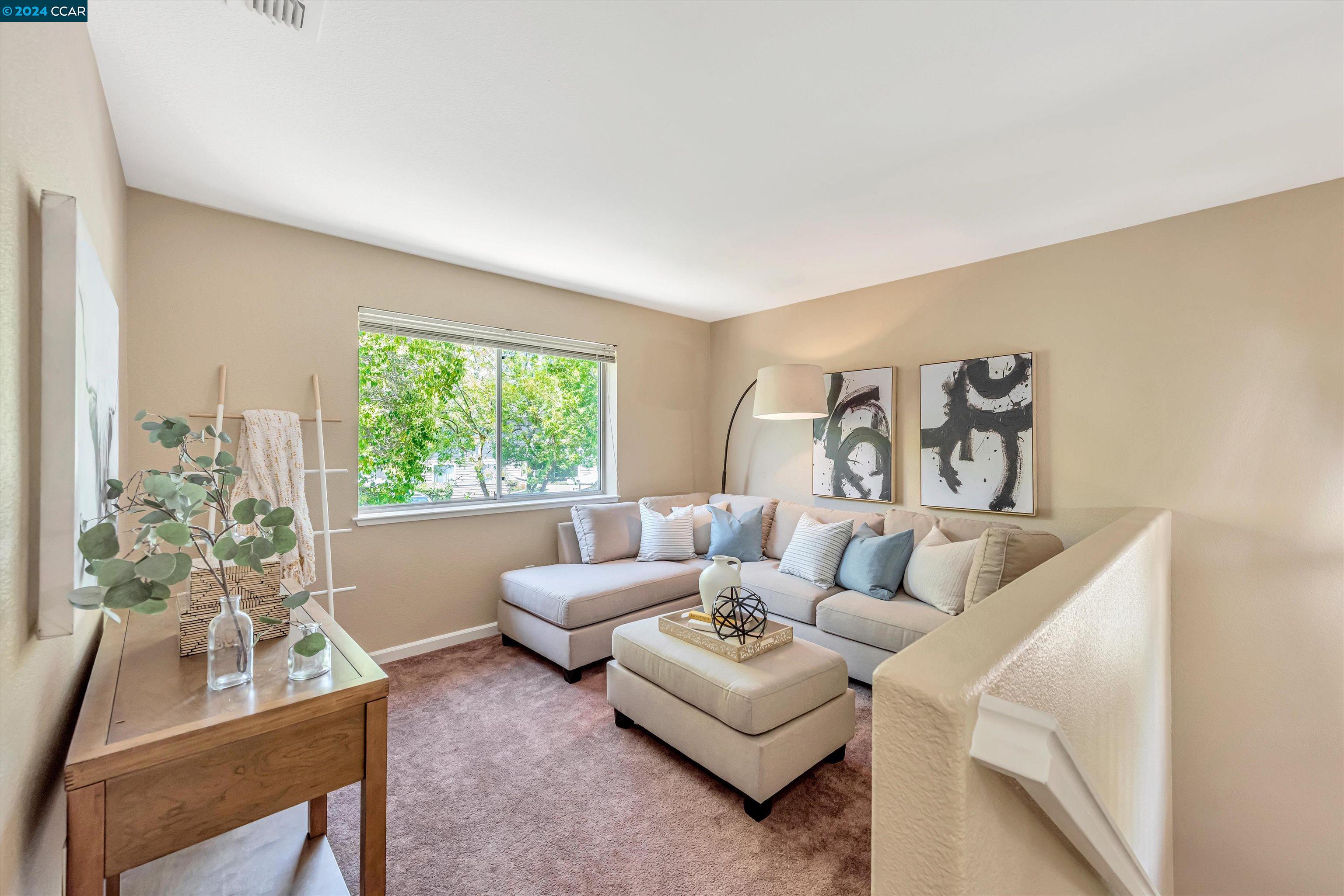 93 Elmwood Dr