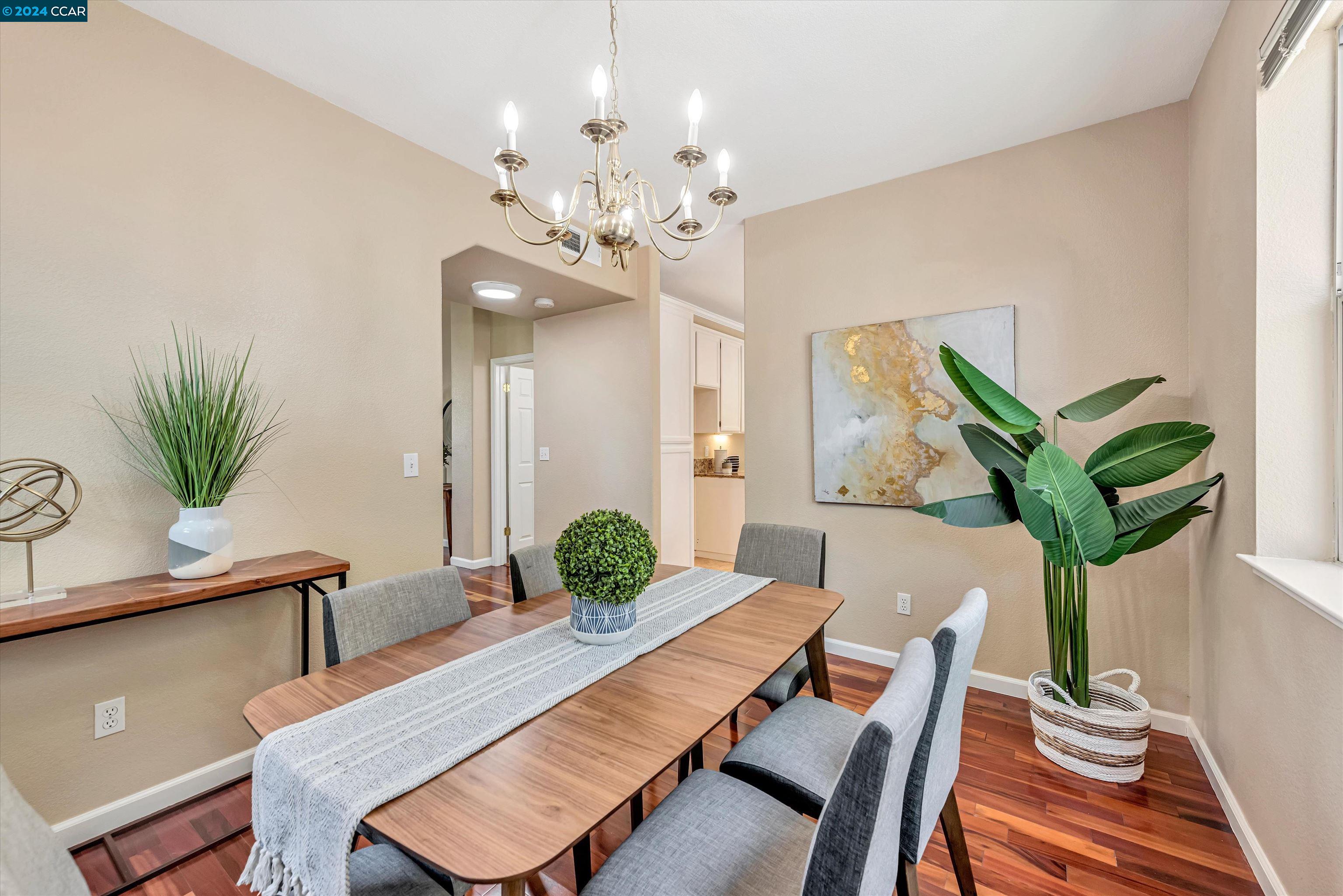 93 Elmwood Dr