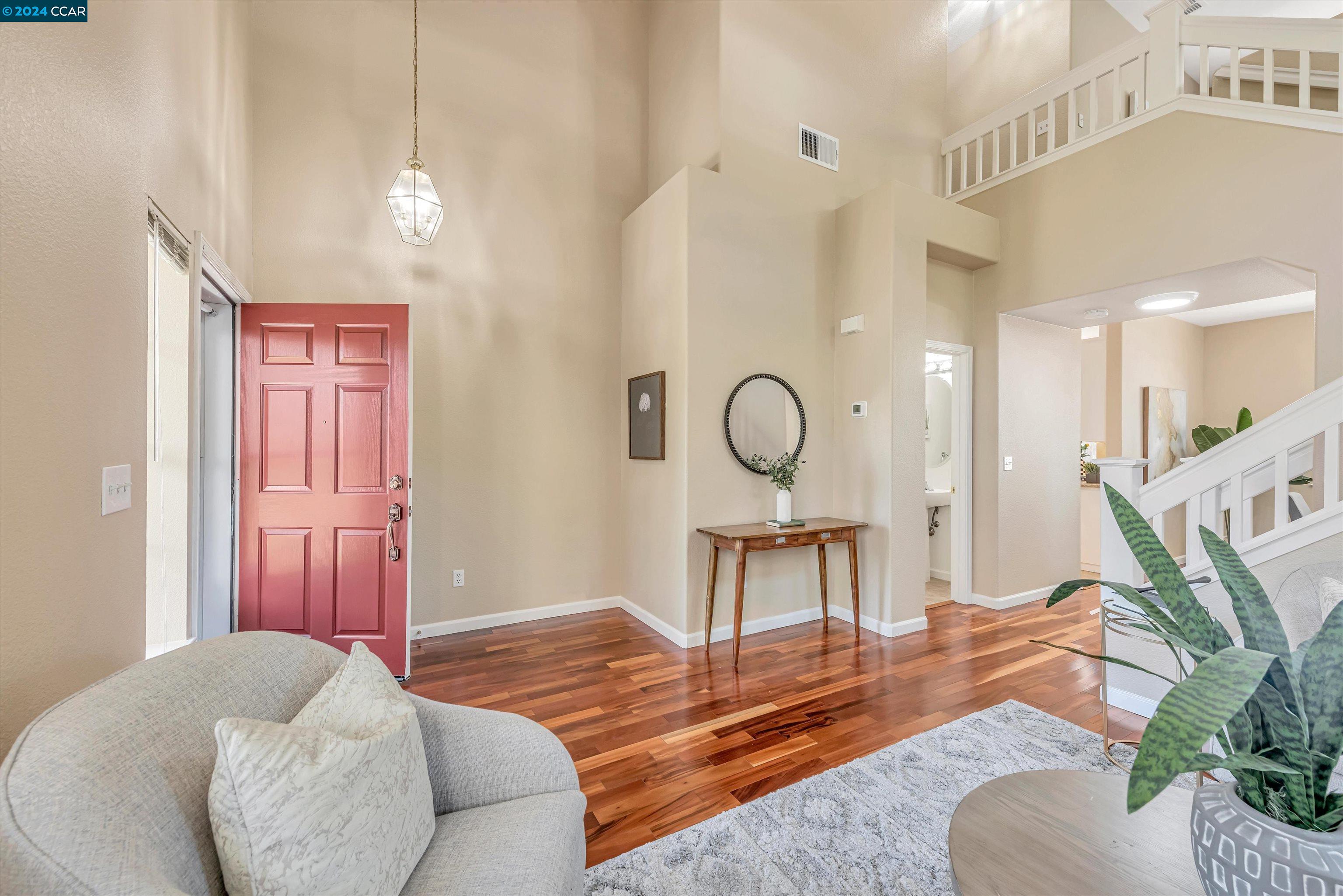 93 Elmwood Dr