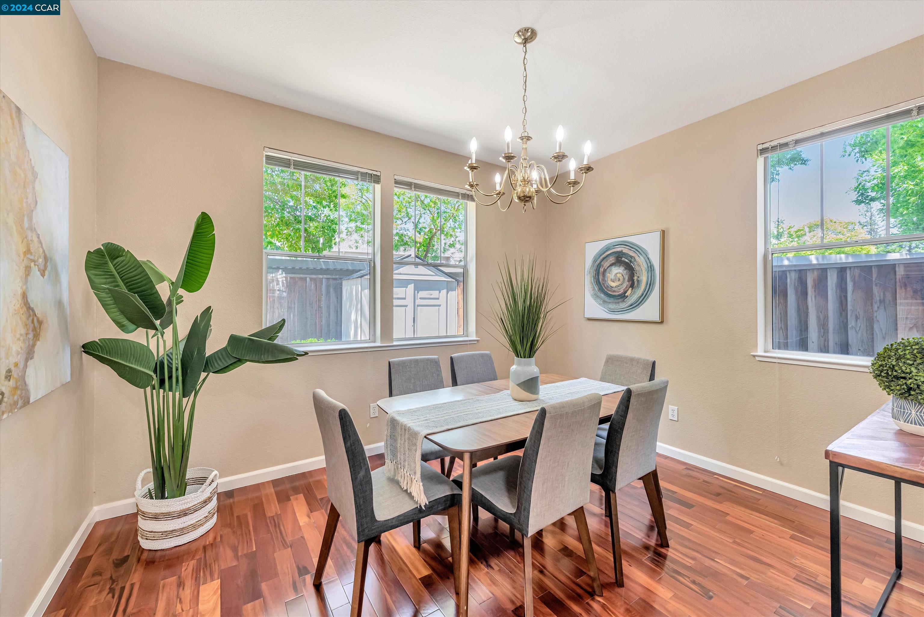 93 Elmwood Dr
