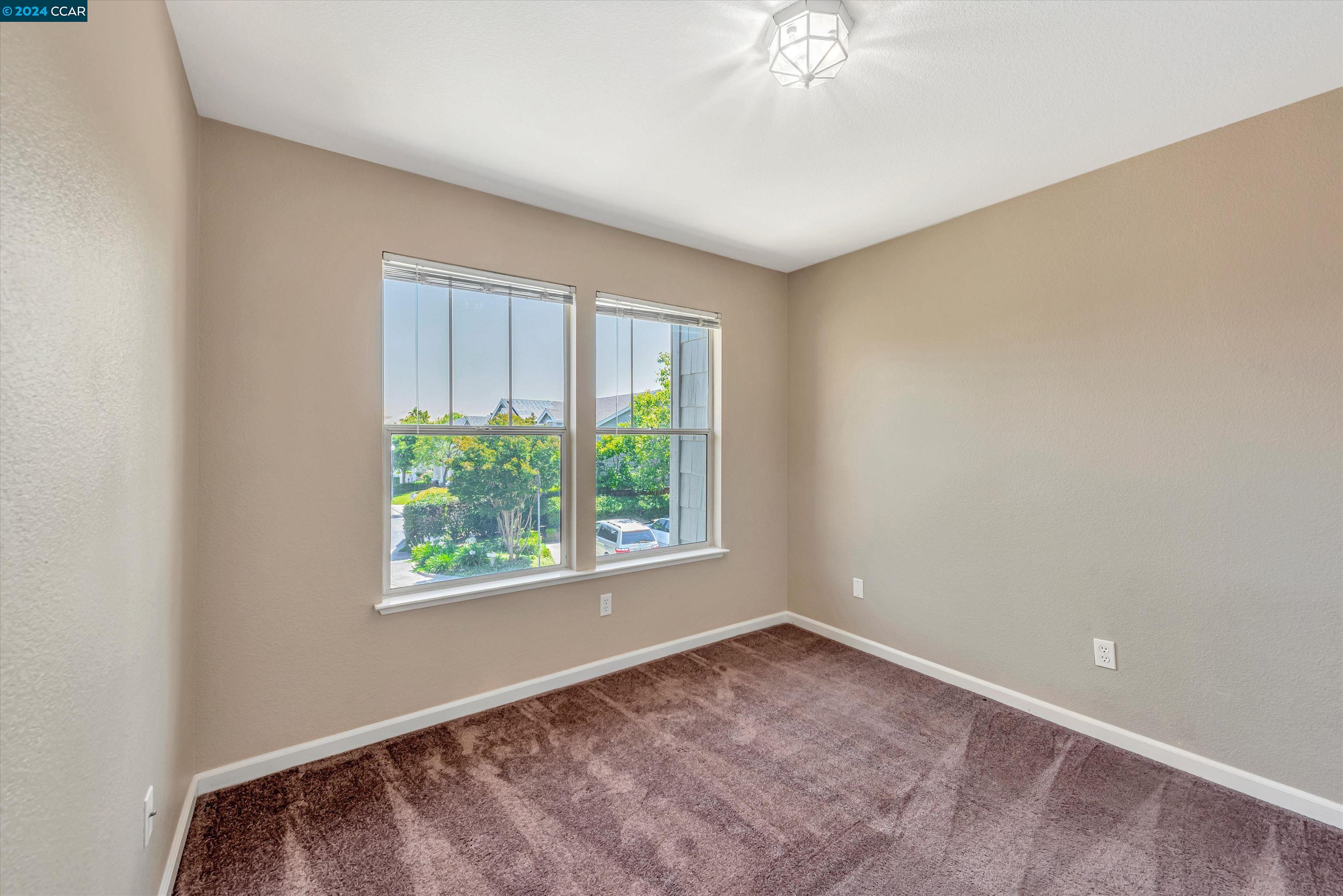 93 Elmwood Dr