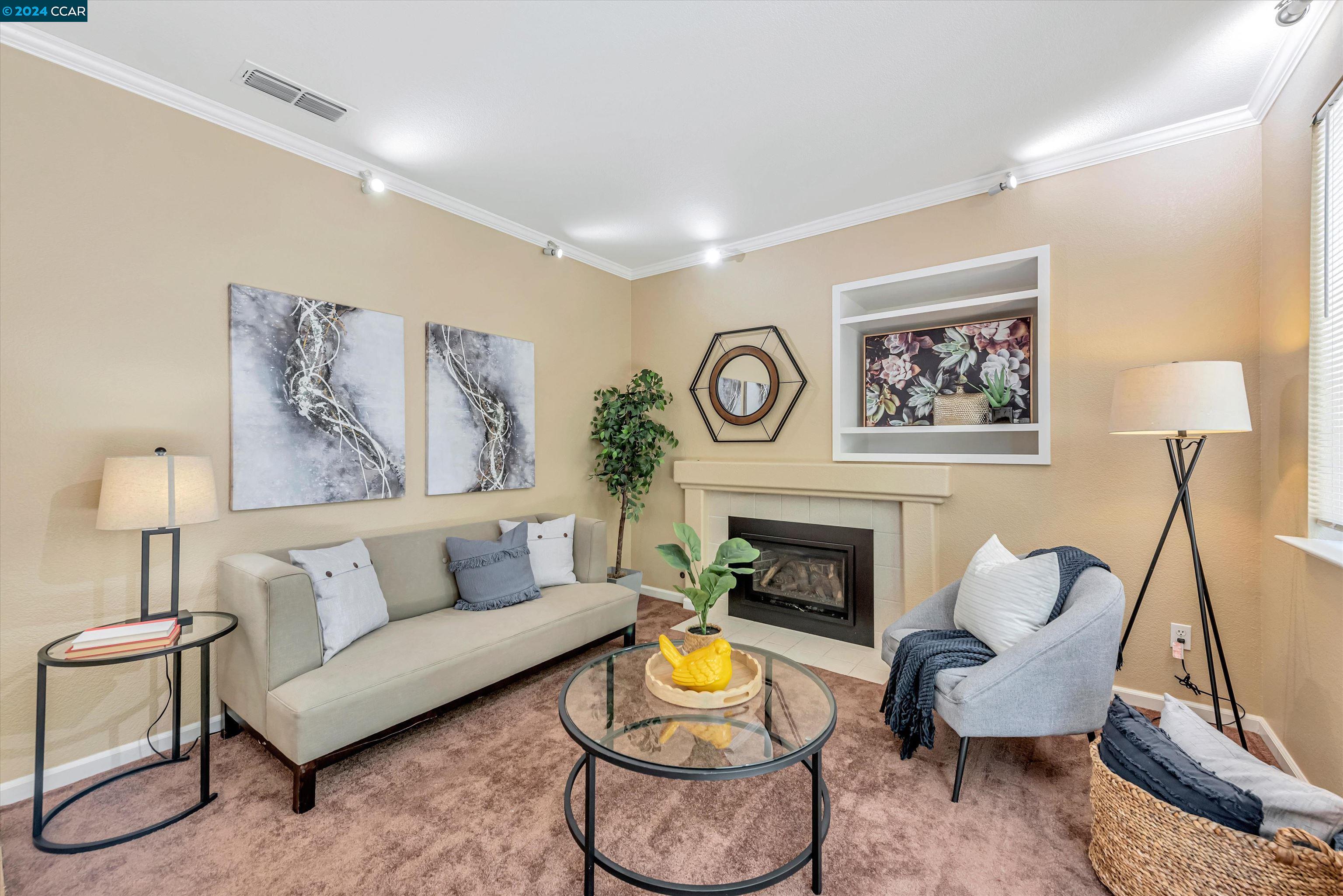 93 Elmwood Dr
