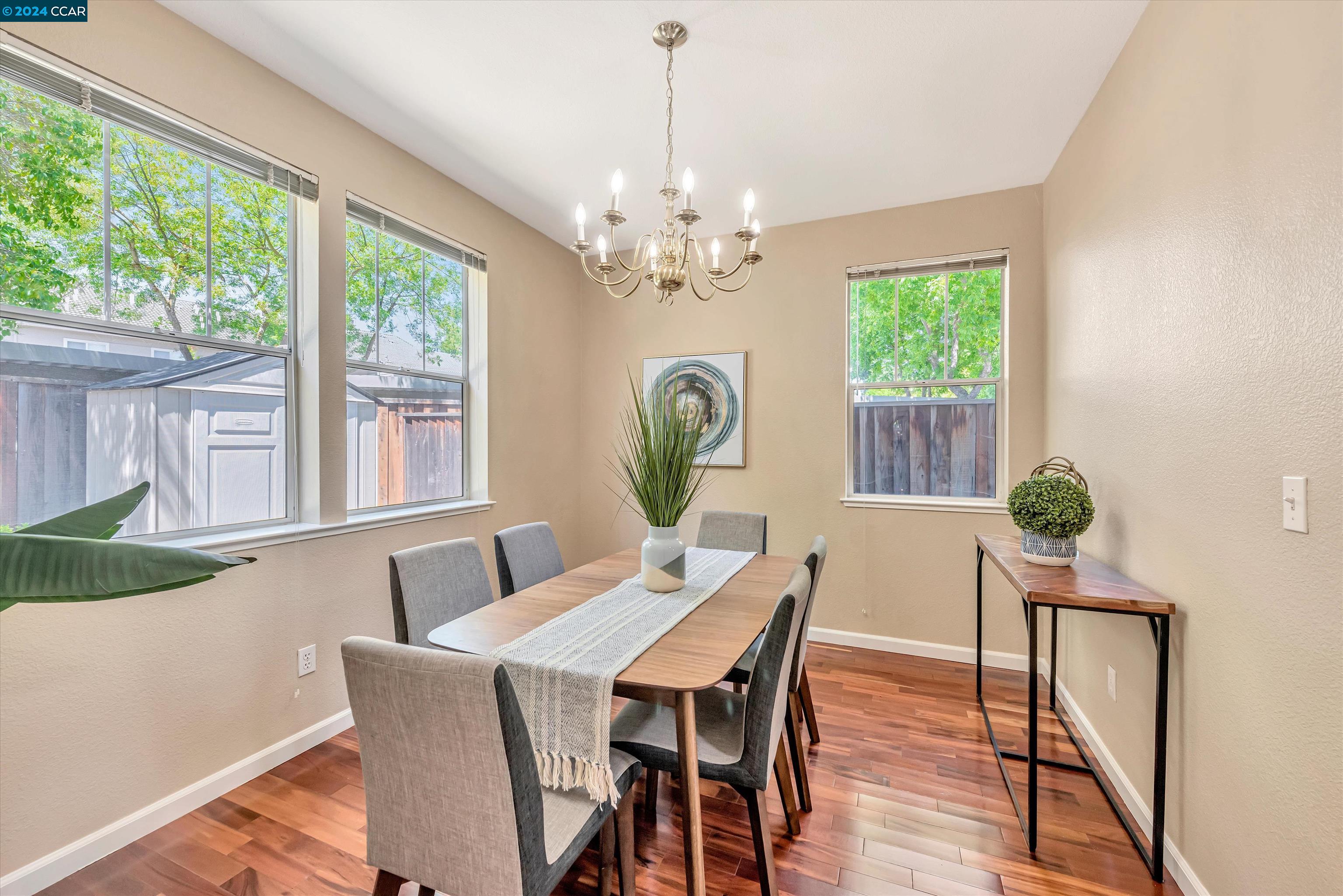93 Elmwood Dr