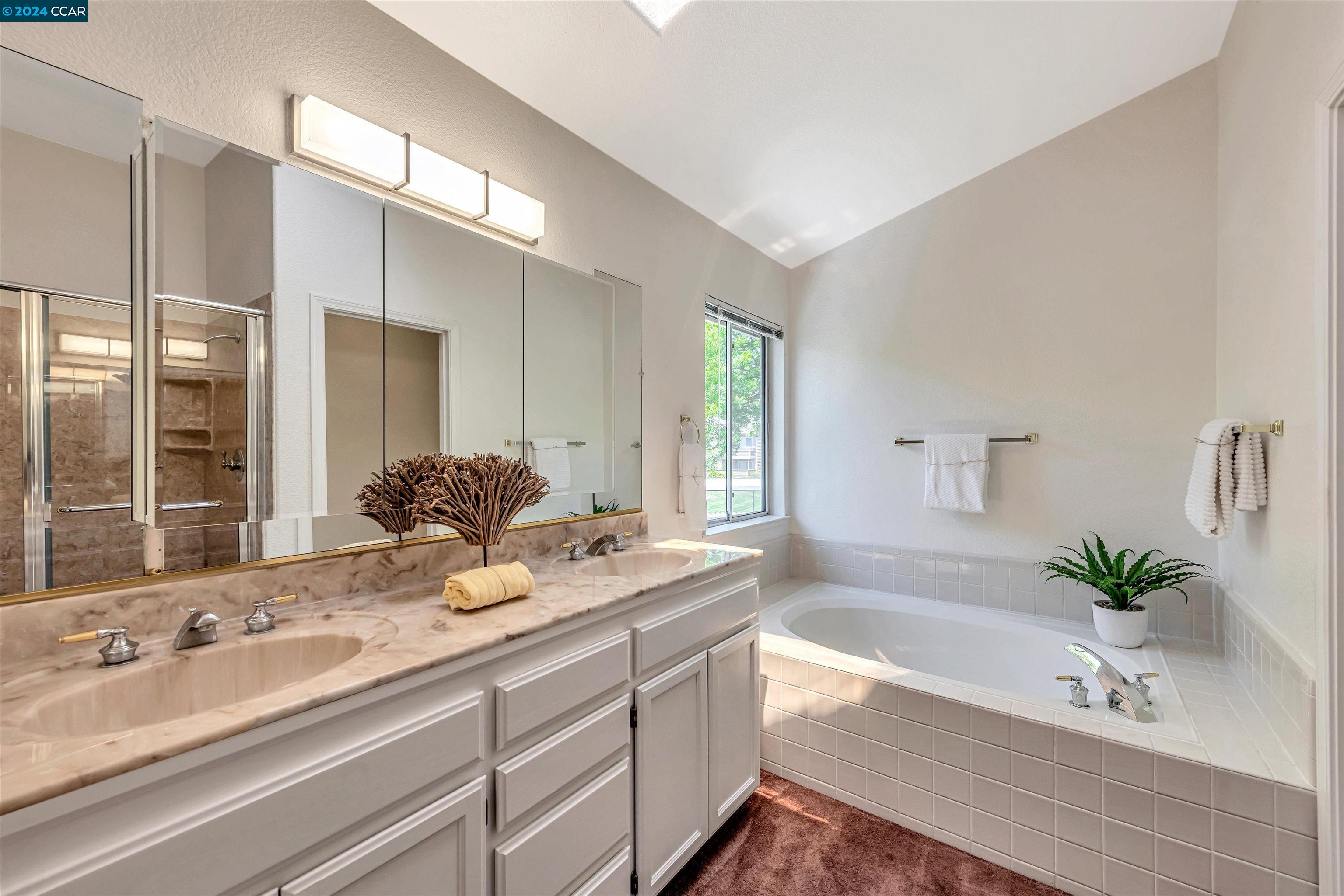 93 Elmwood Dr