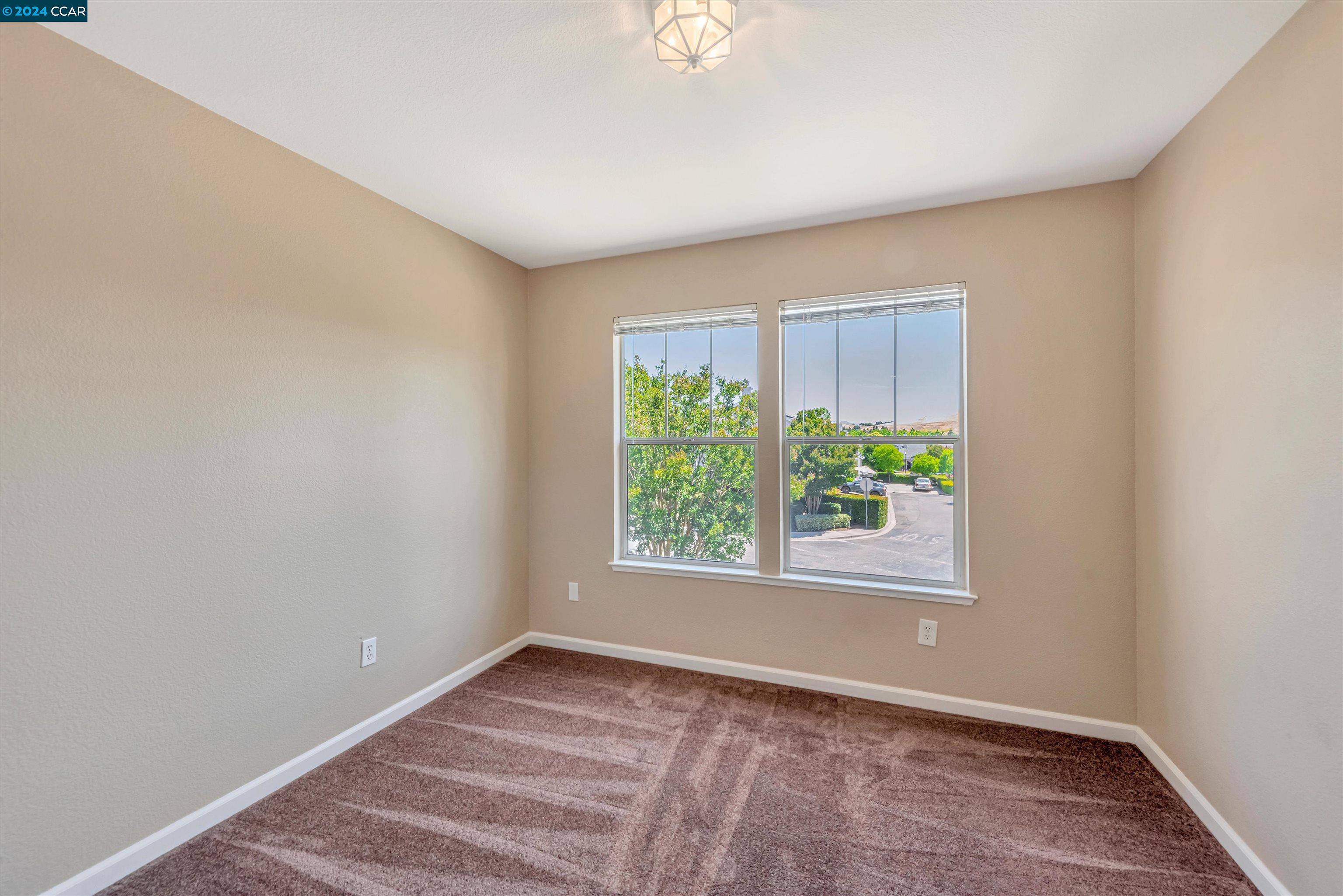 93 Elmwood Dr