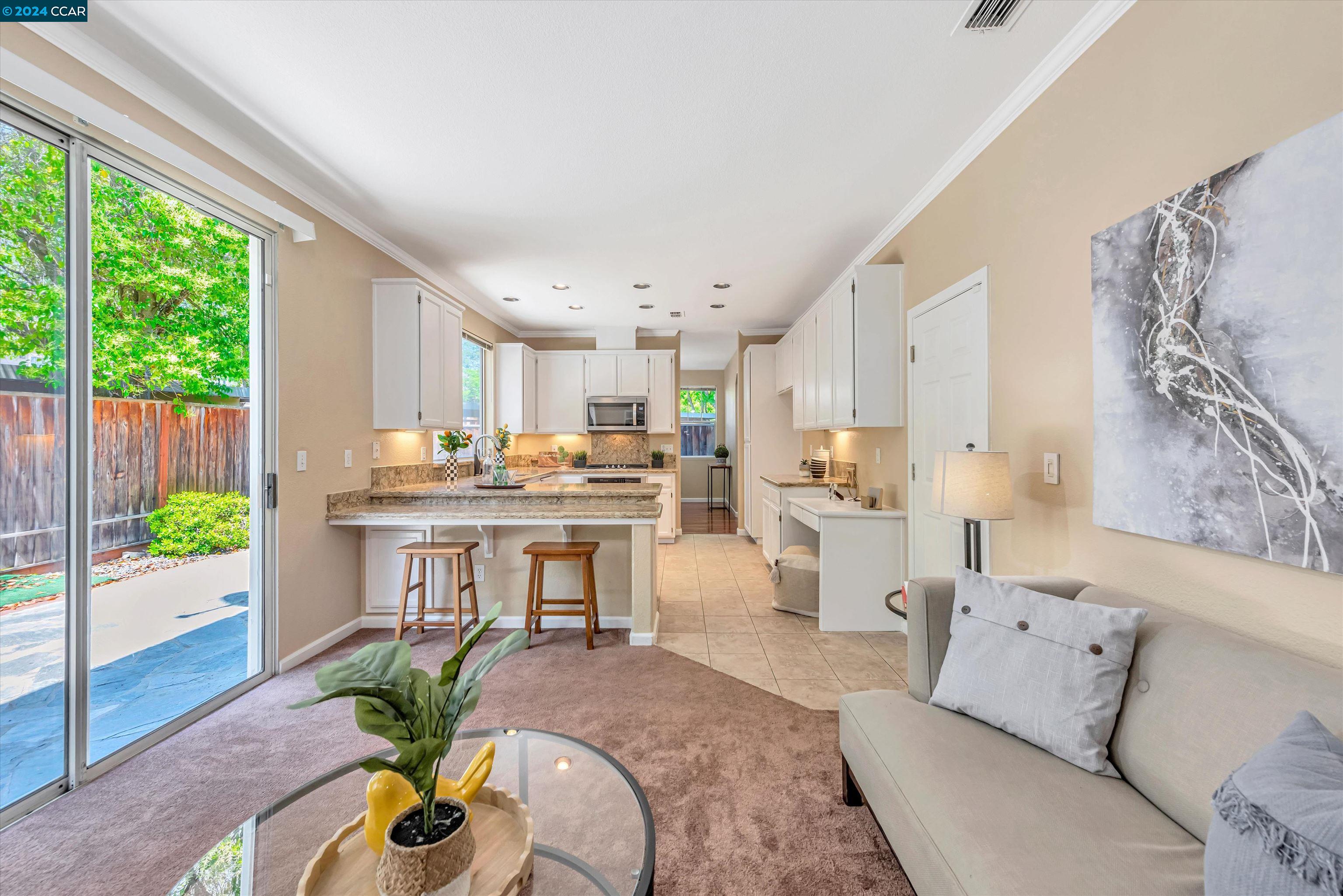 93 Elmwood Dr