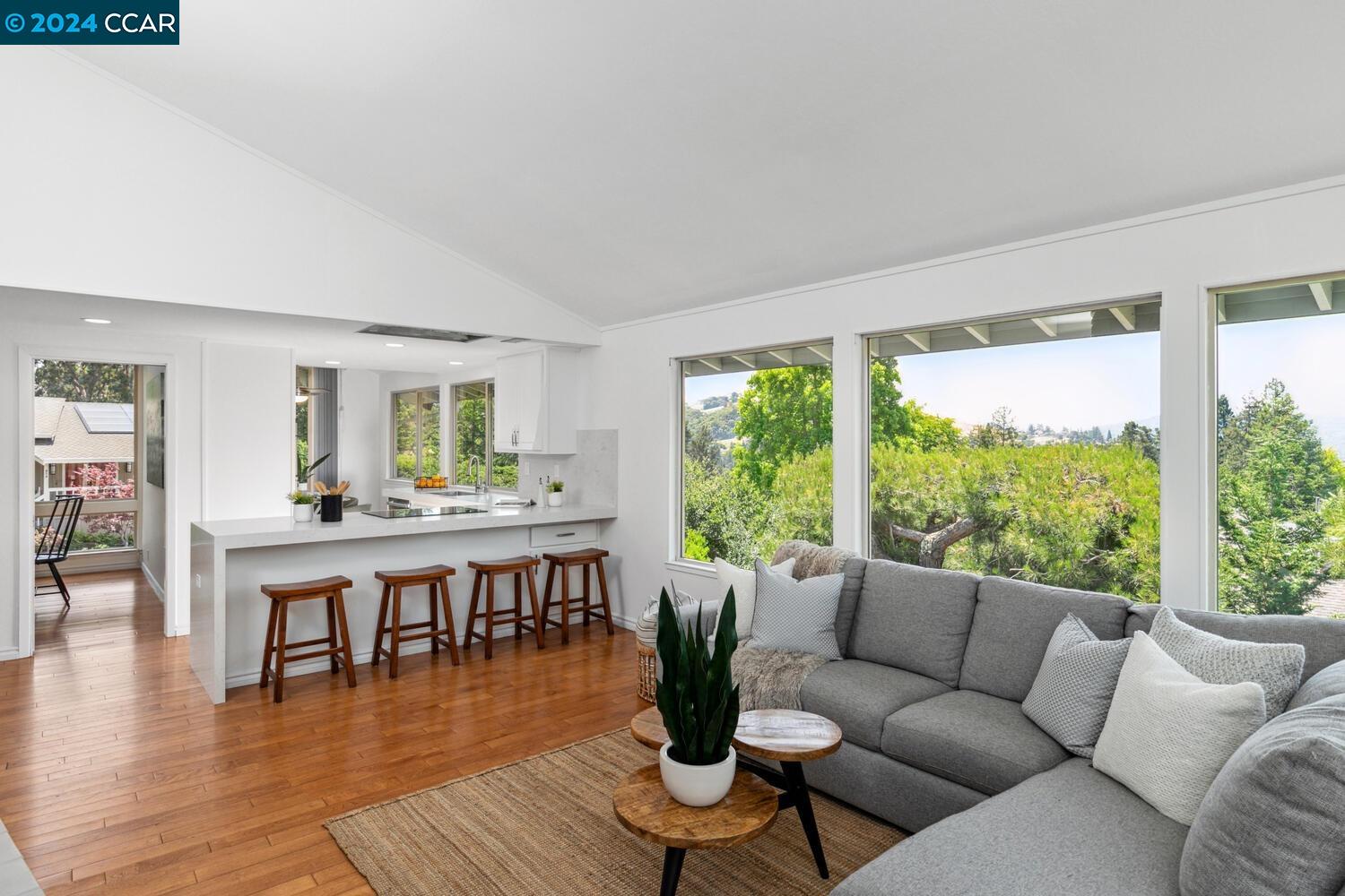 451 Fernwood Dr