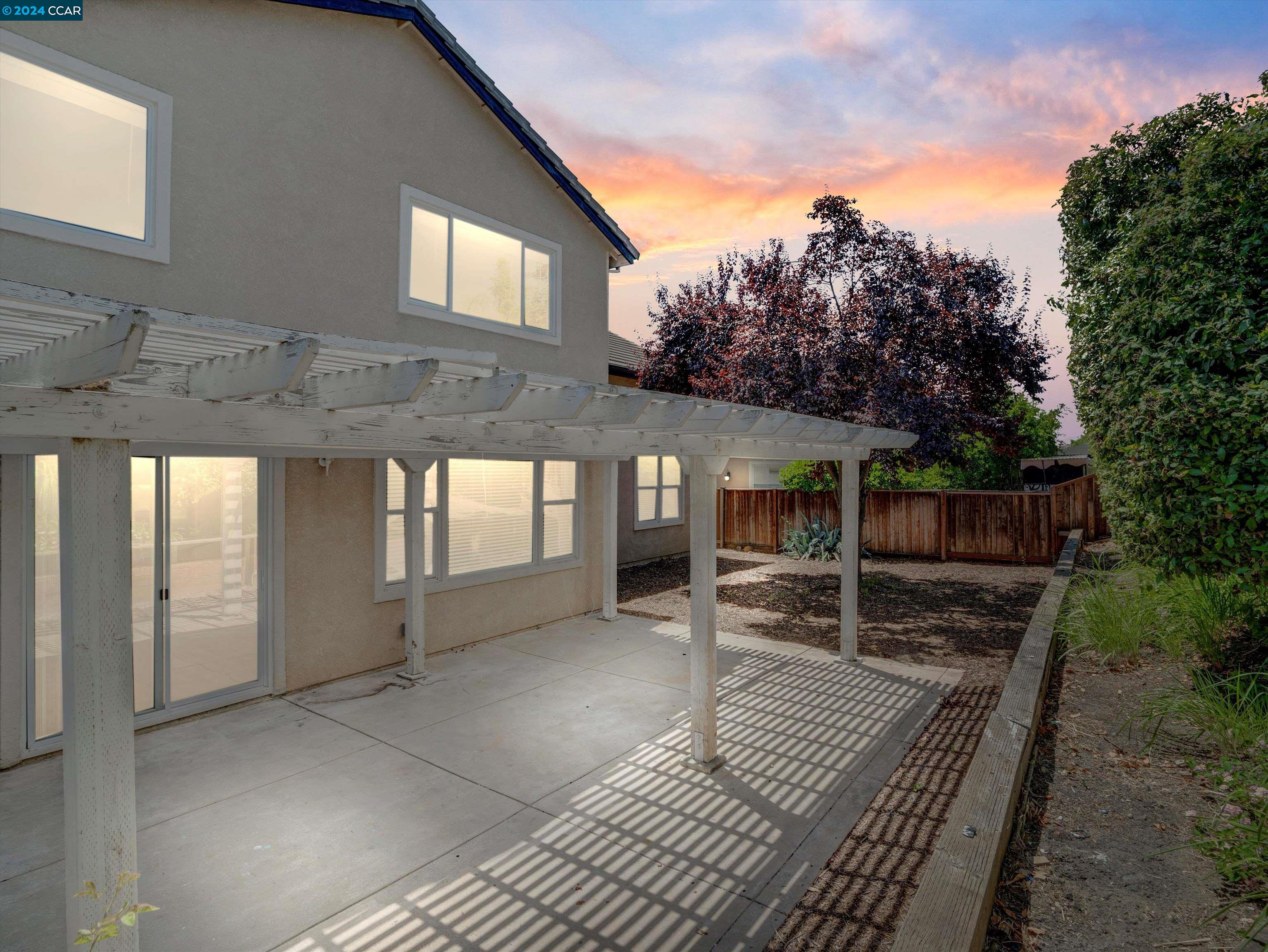 2472 Silveria Way