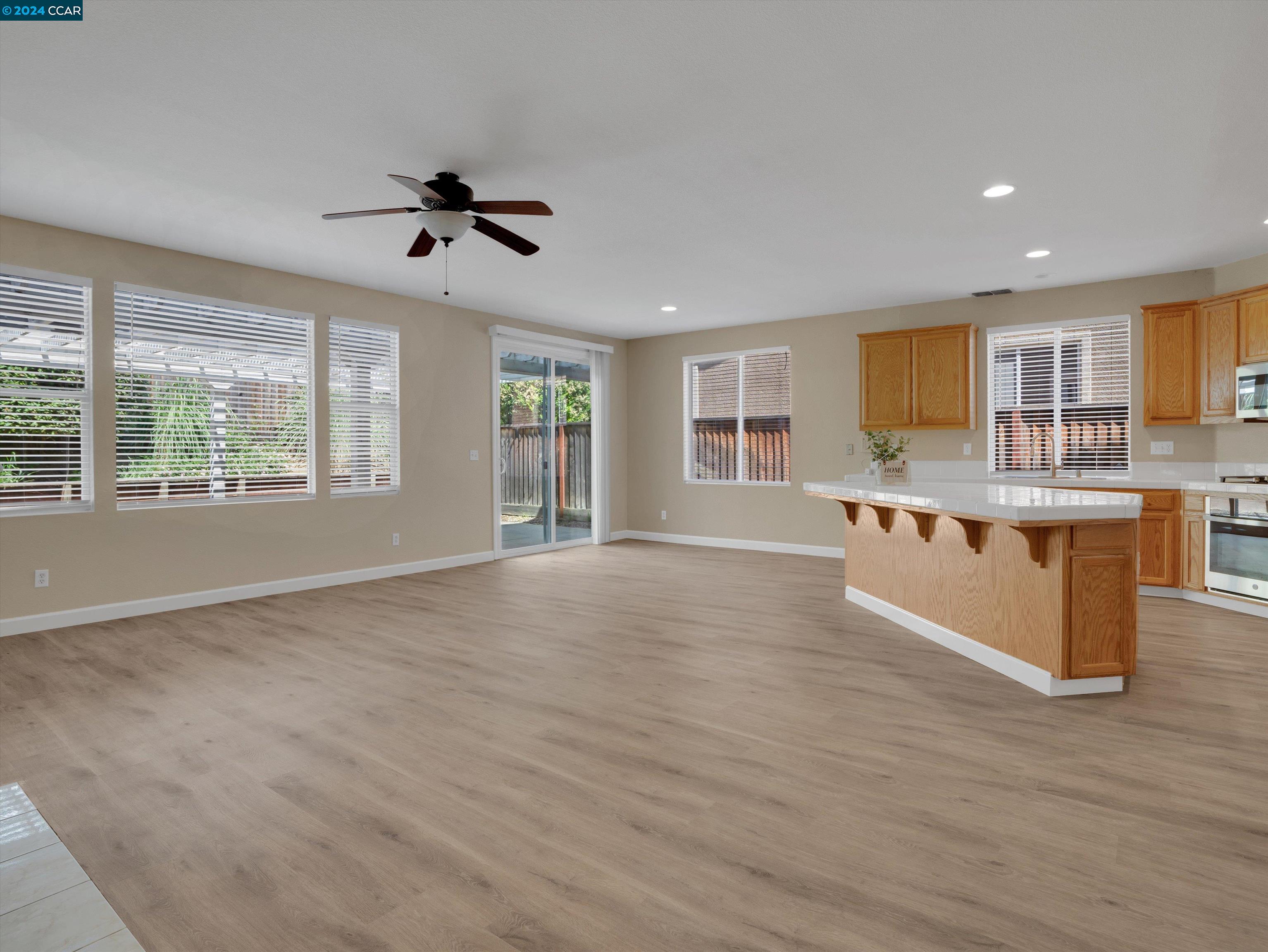 2472 Silveria Way