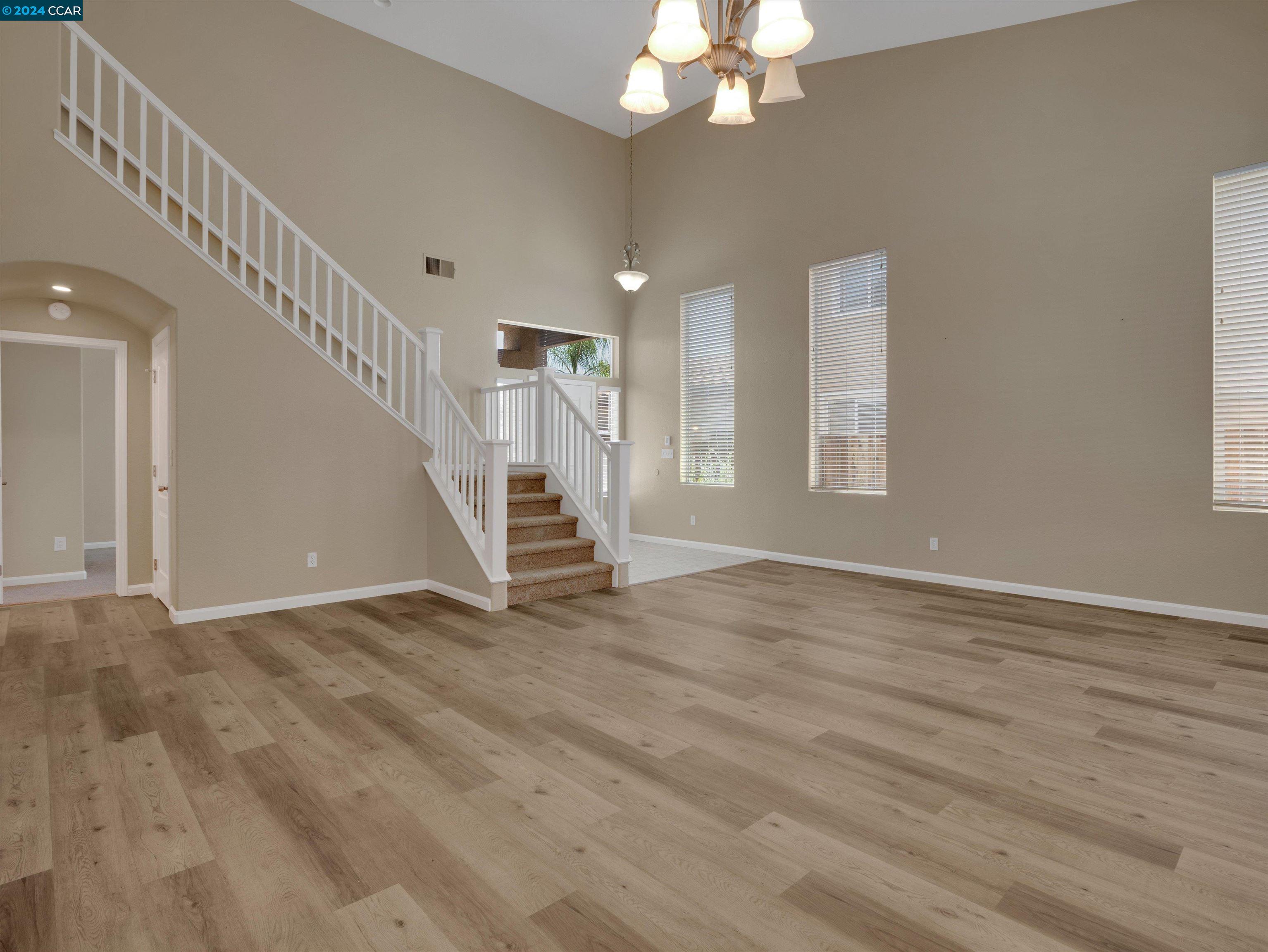 2472 Silveria Way