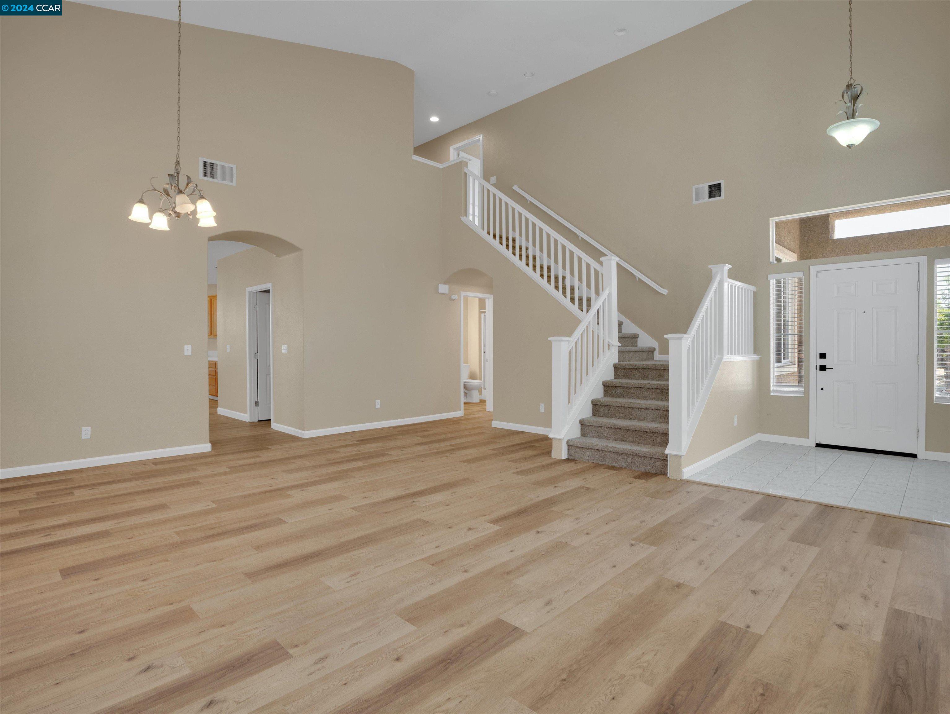 2472 Silveria Way