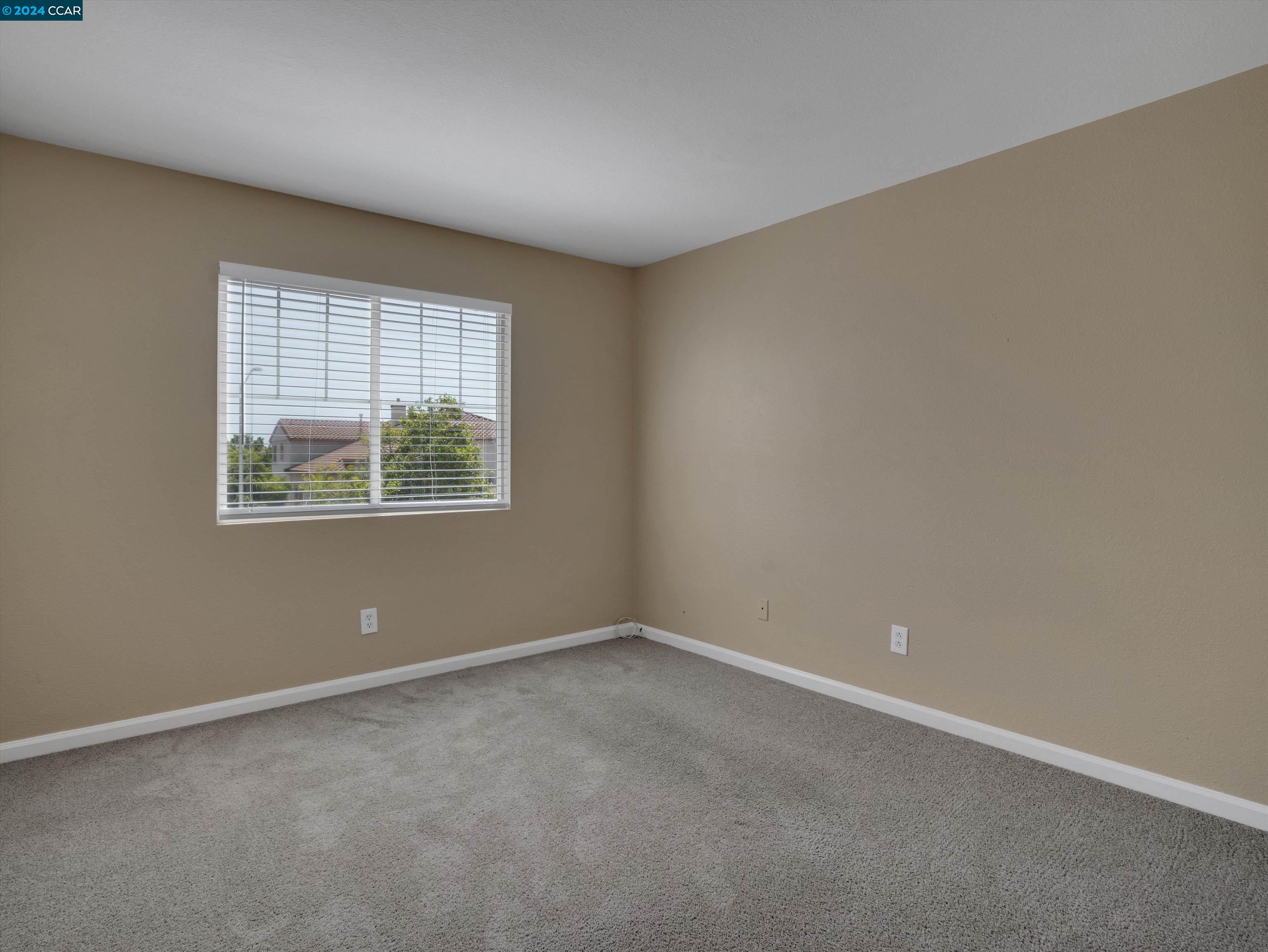 2472 Silveria Way
