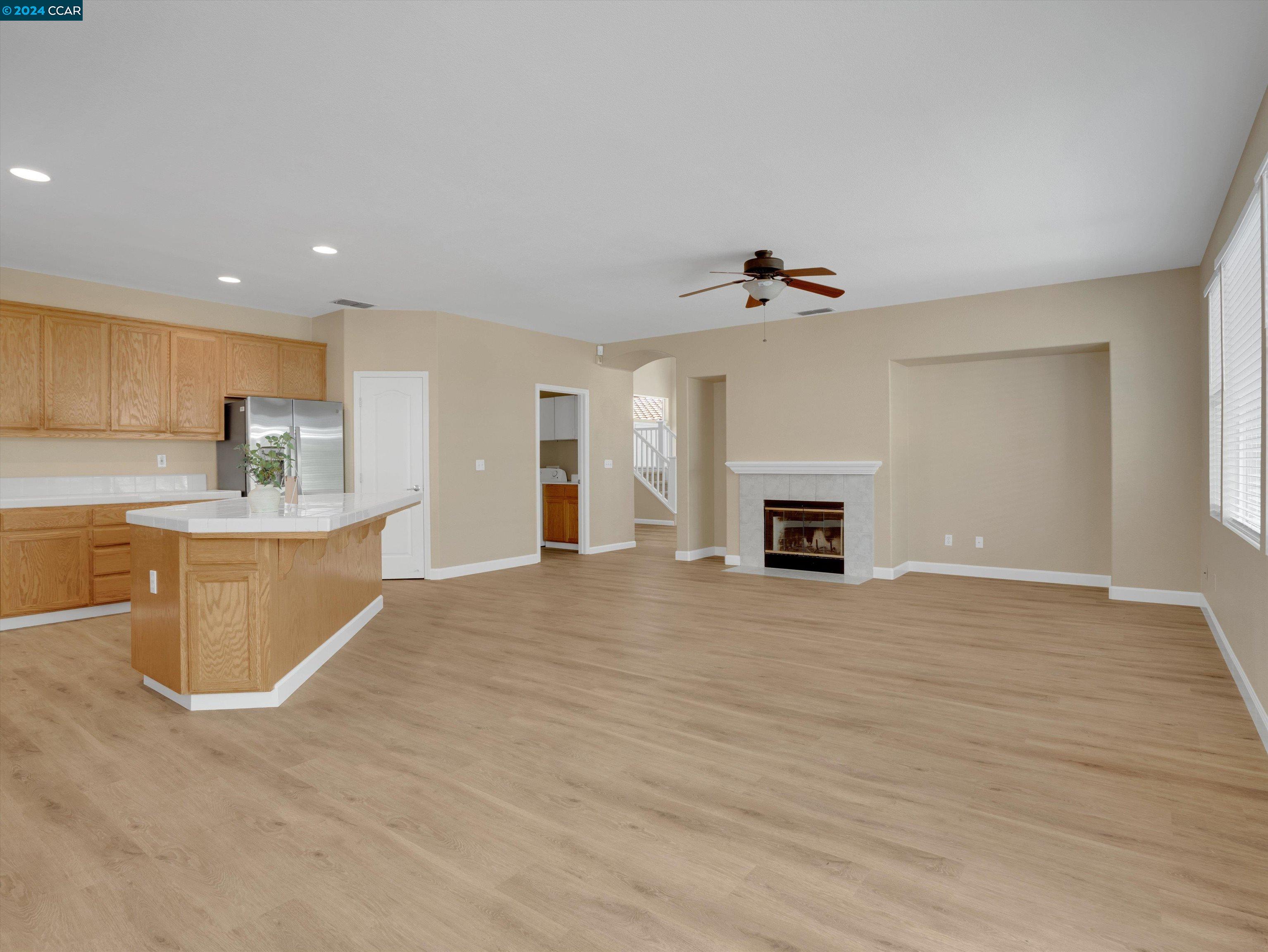 2472 Silveria Way