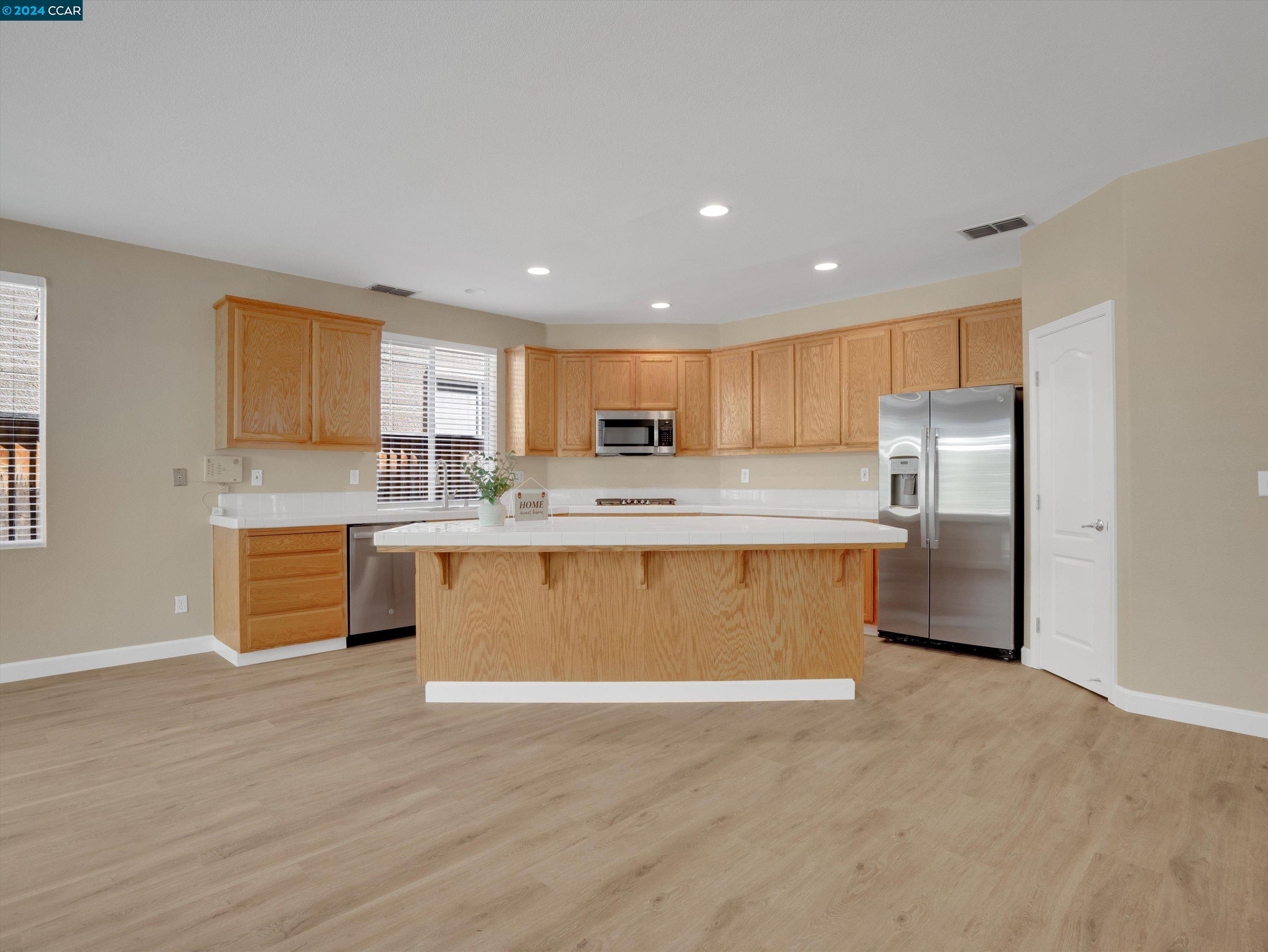 2472 Silveria Way