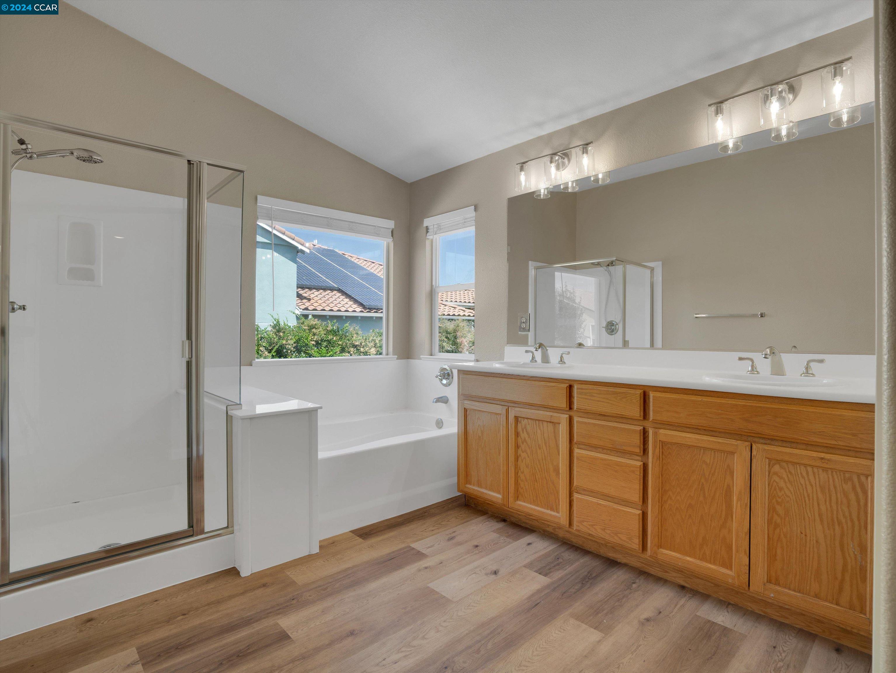 2472 Silveria Way