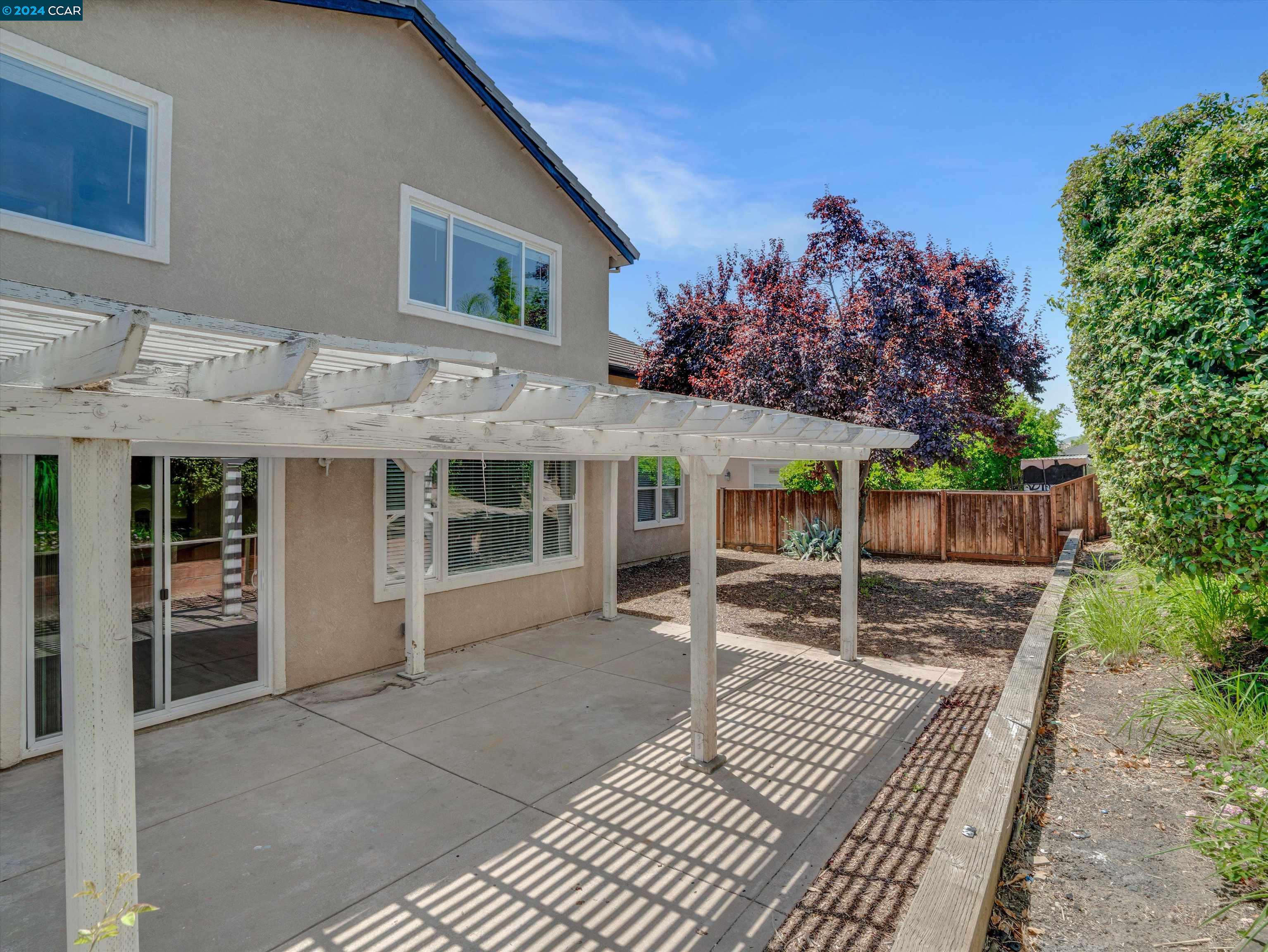 2472 Silveria Way