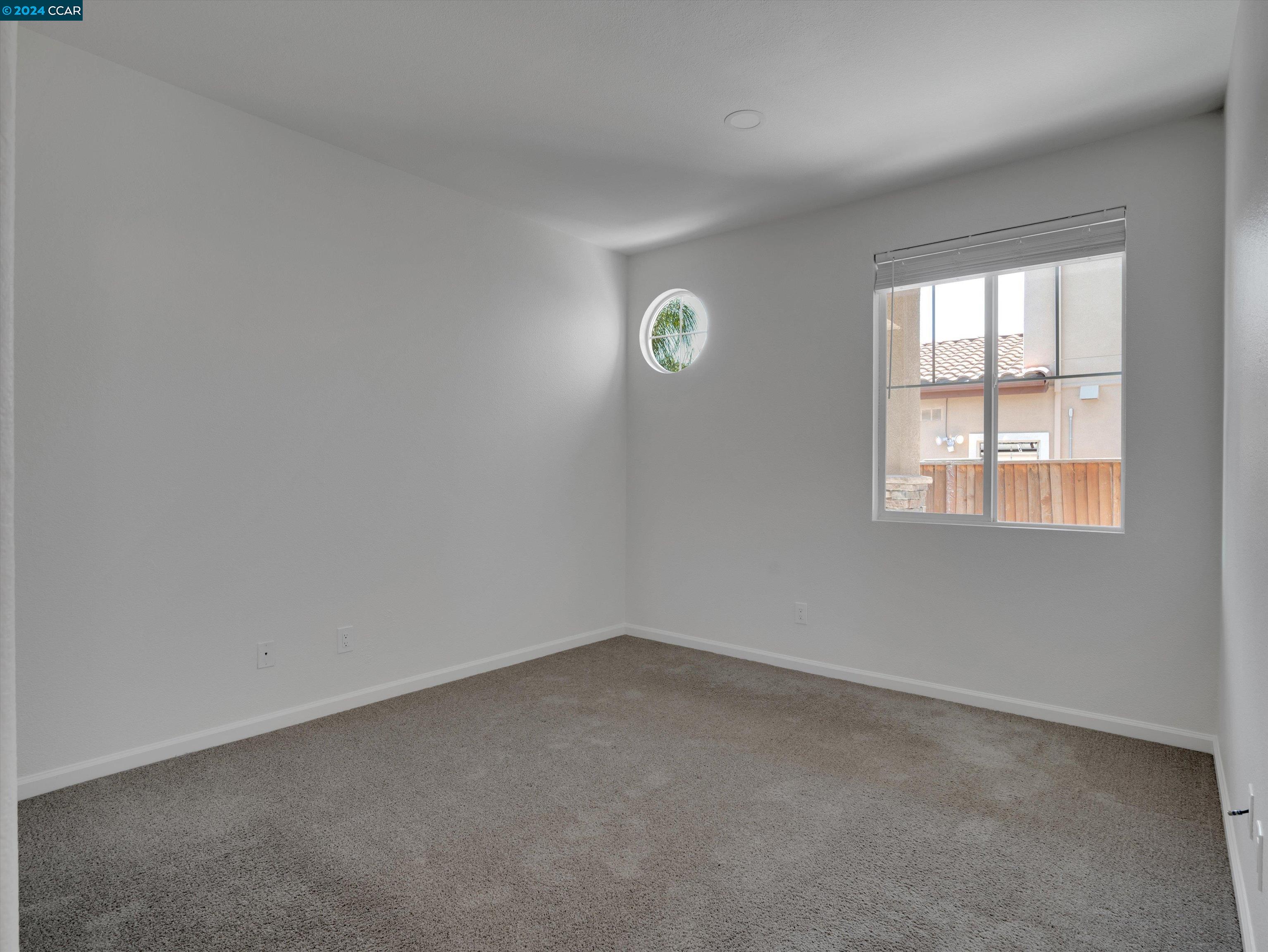 2472 Silveria Way