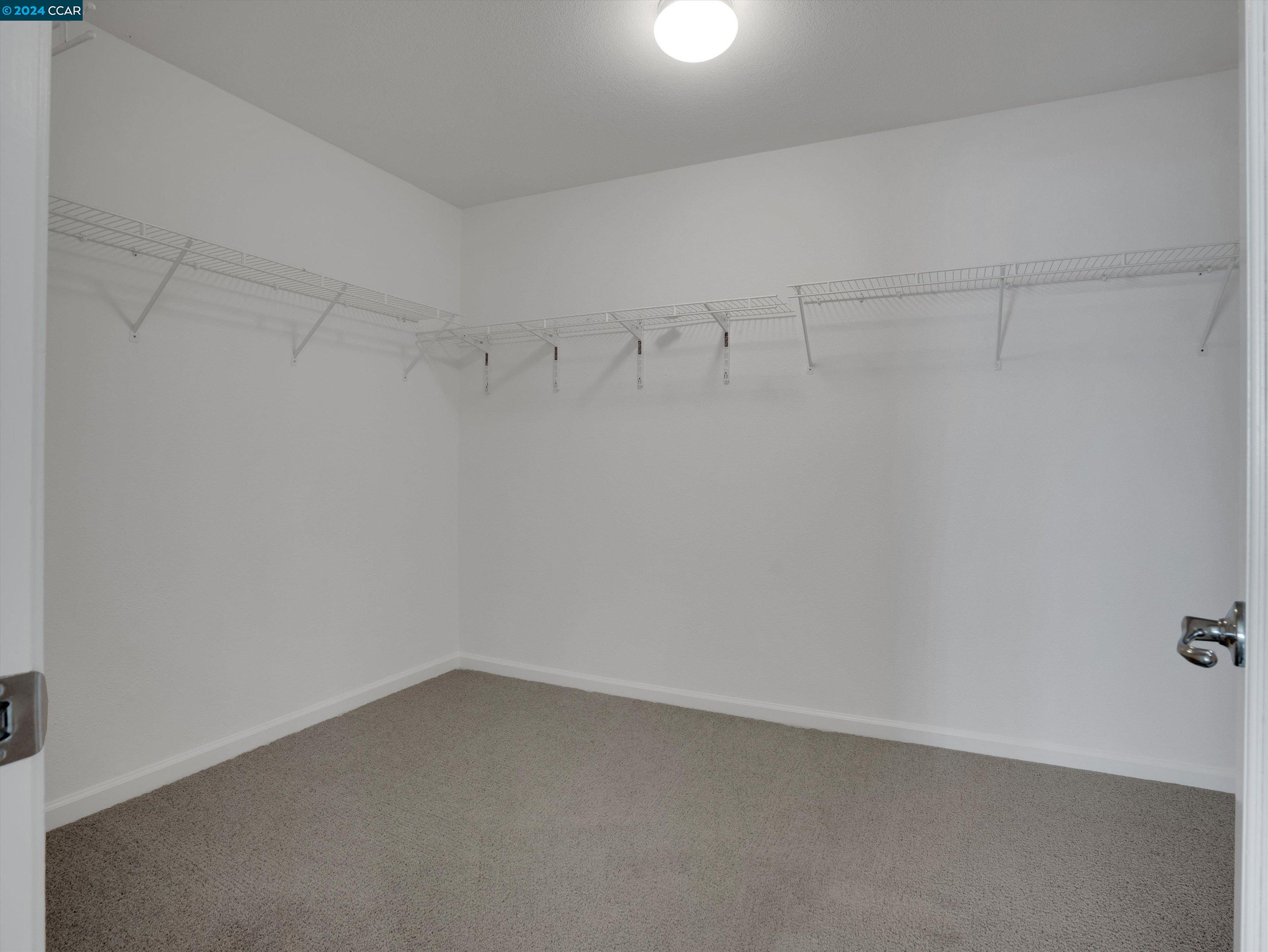 2472 Silveria Way
