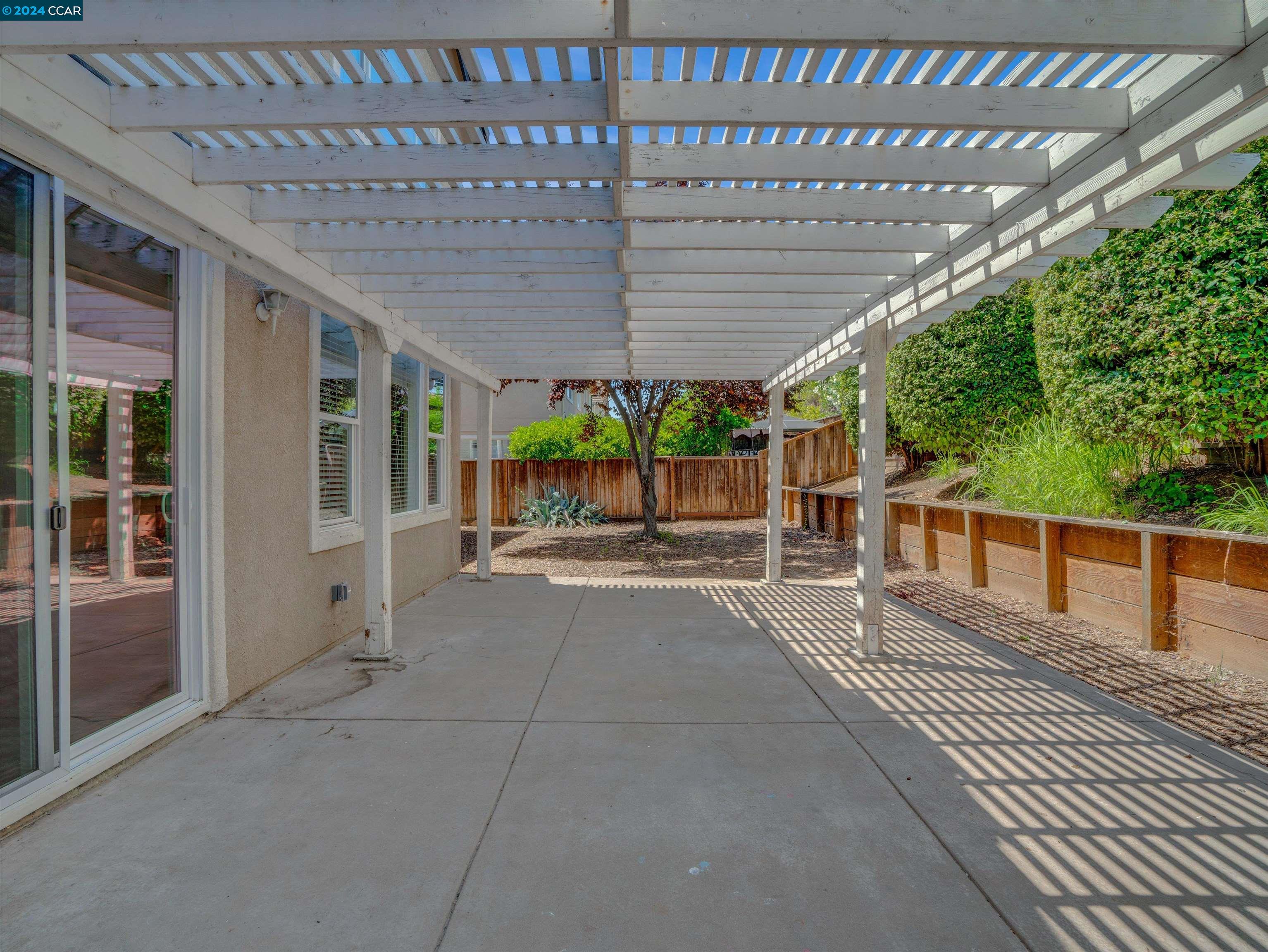 2472 Silveria Way