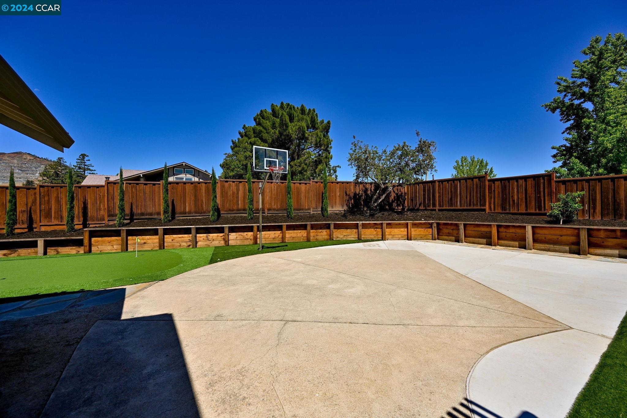 203 Mt Wilson Pl