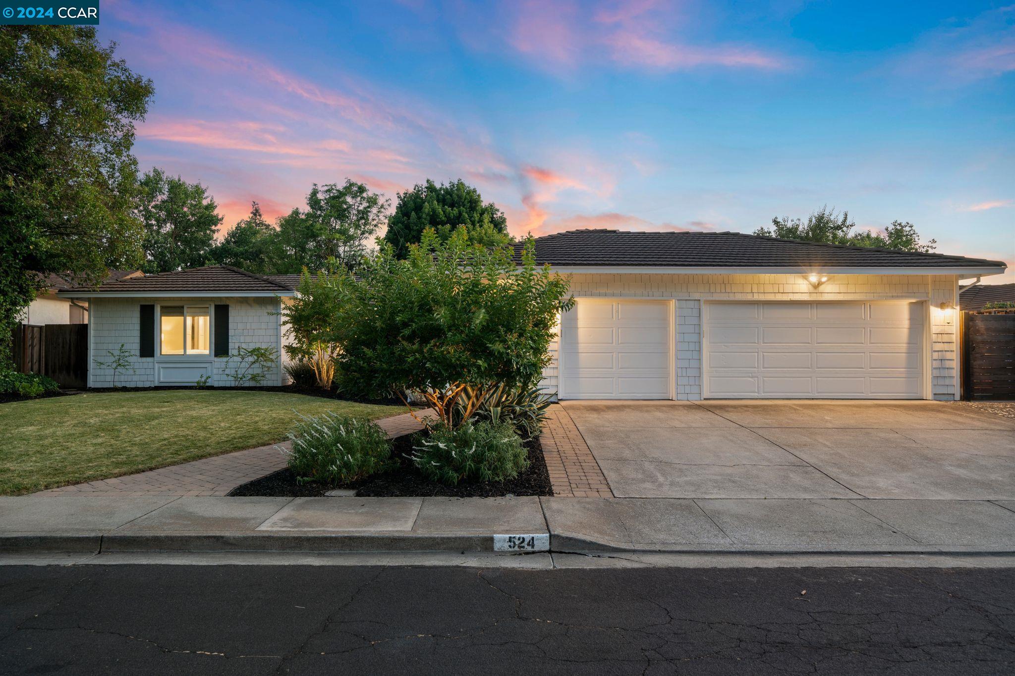 524 Banyan Cir
