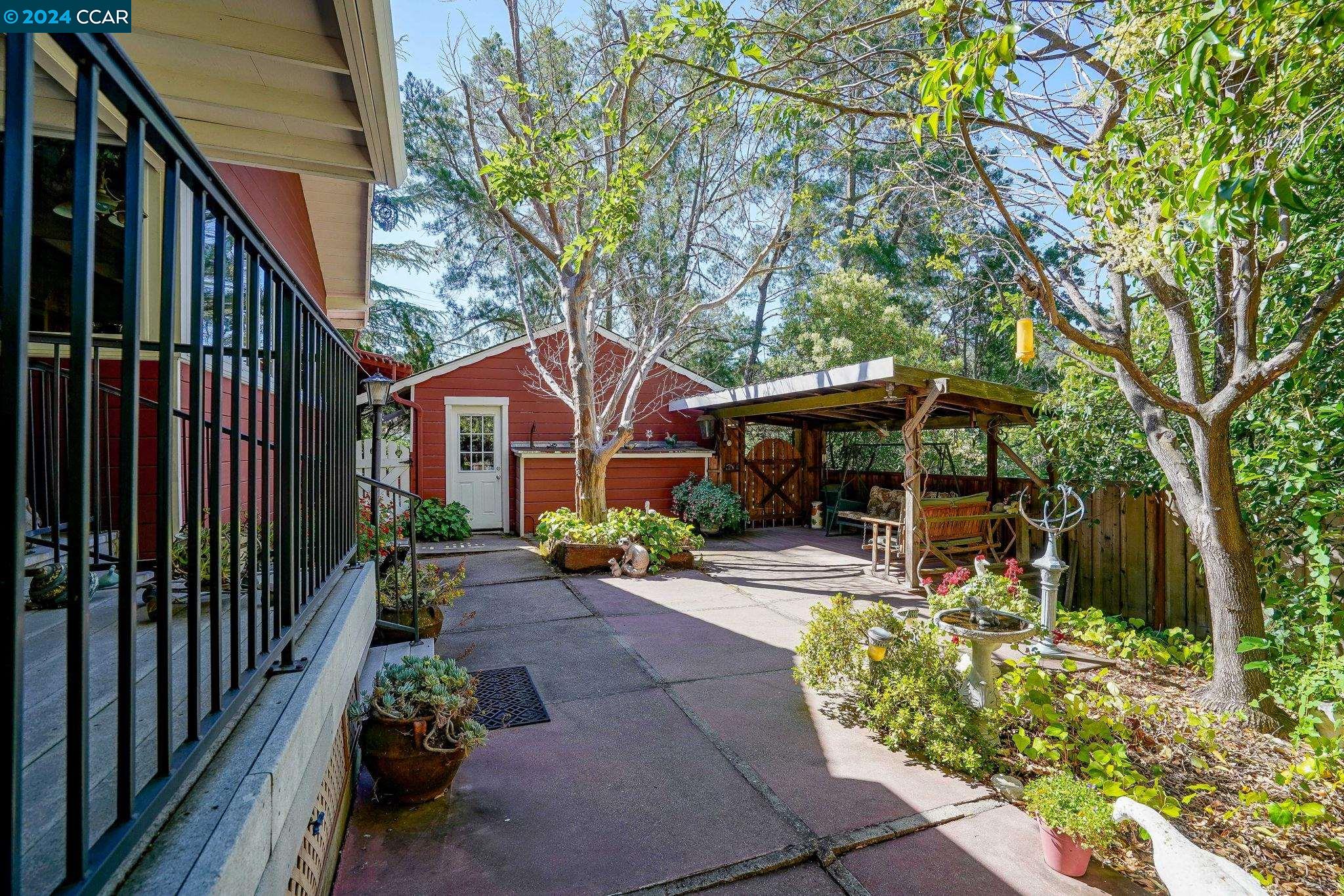 1015 Juanita Dr