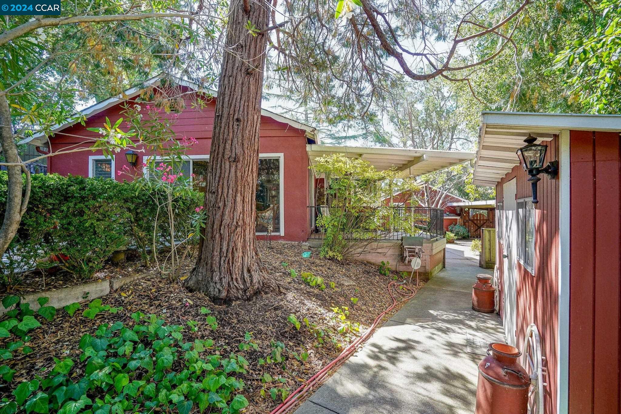 1015 Juanita Dr