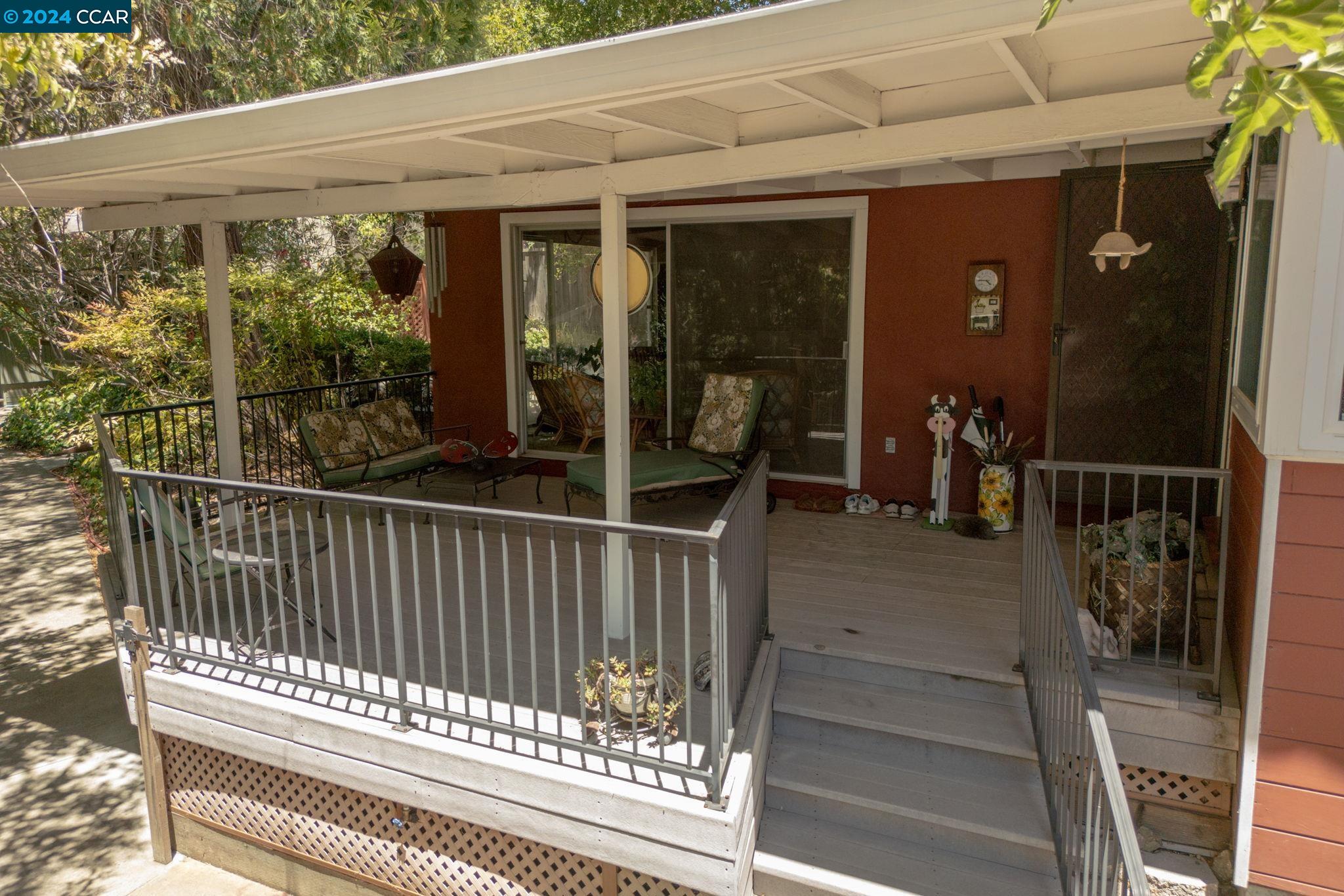 1015 Juanita Dr