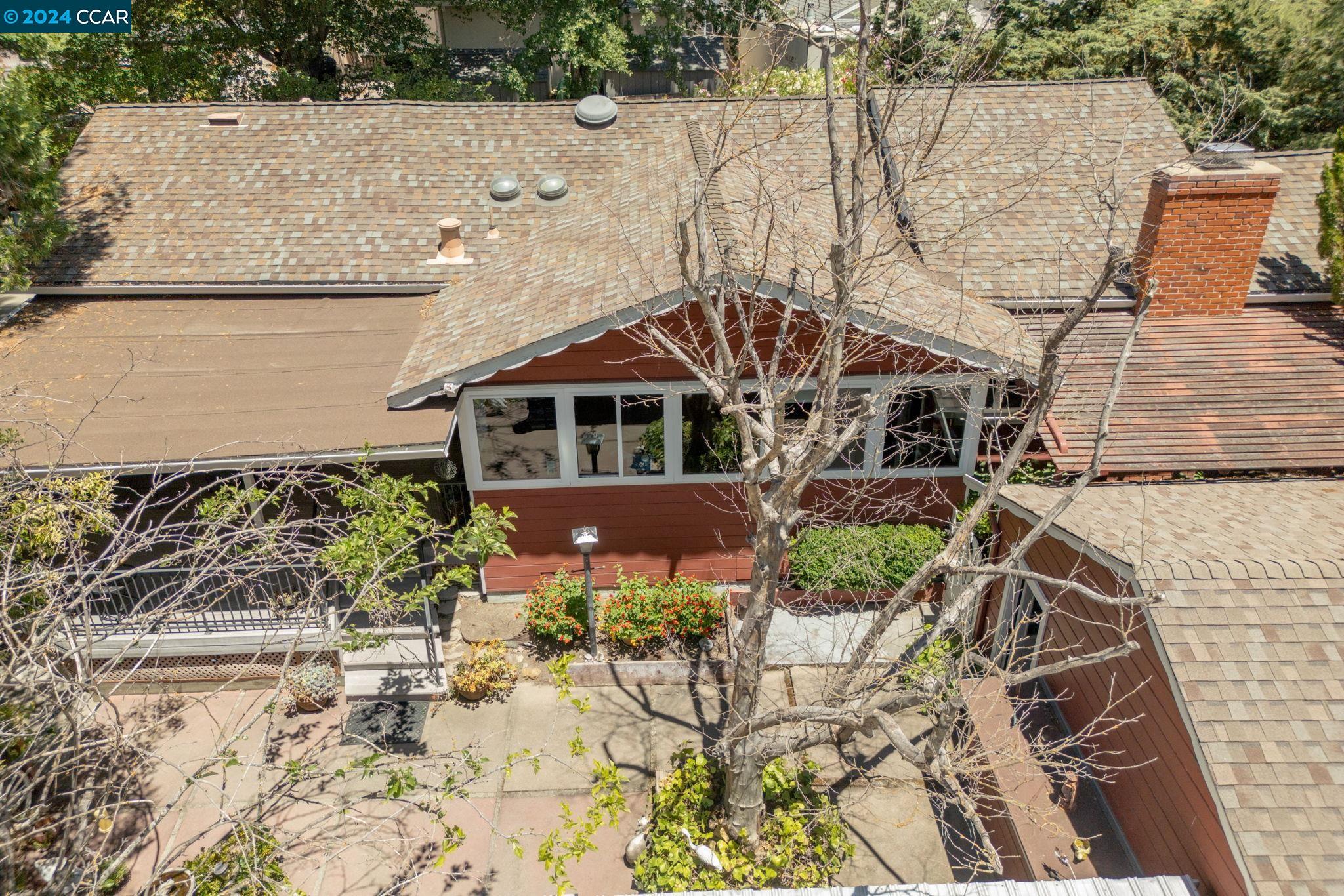 1015 Juanita Dr