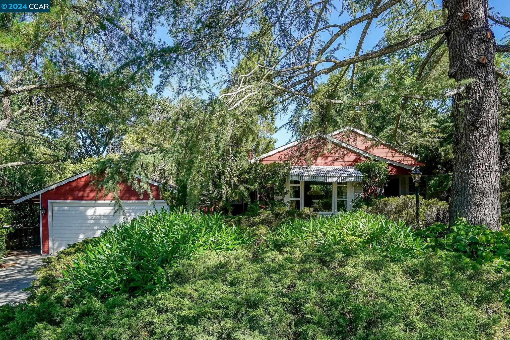 1015 Juanita Dr