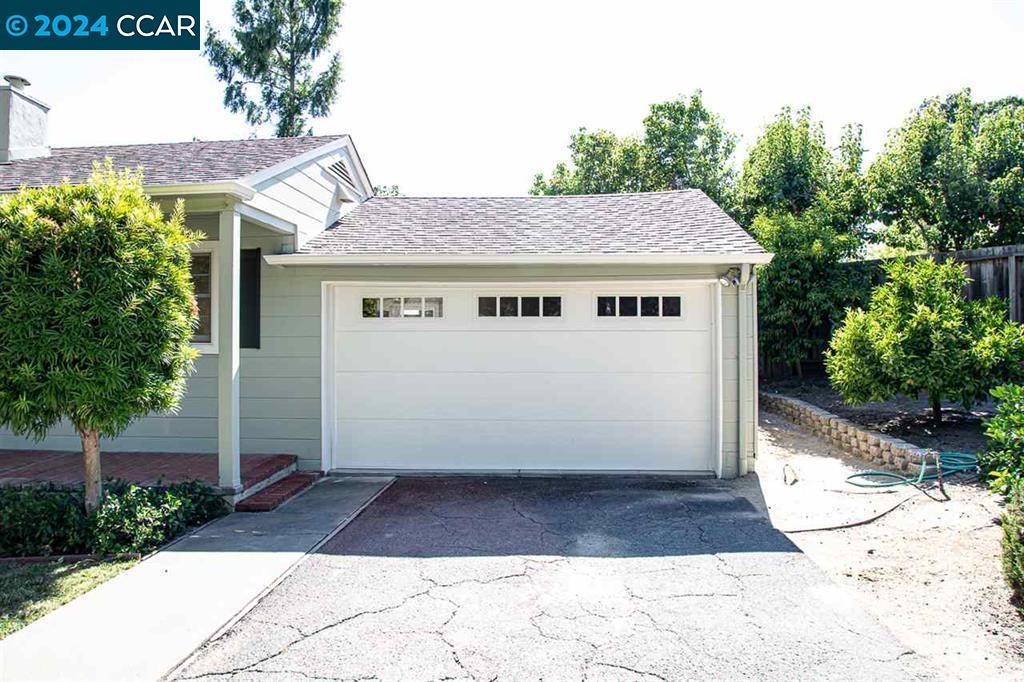 1027 Walnut Dr