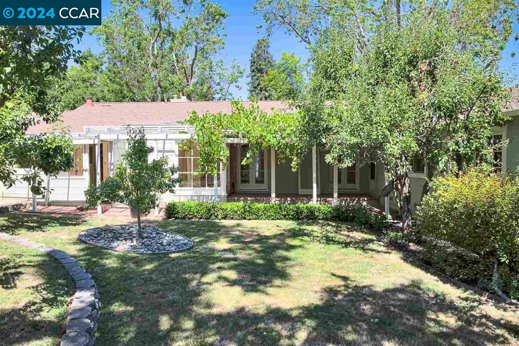 1027 Walnut Dr