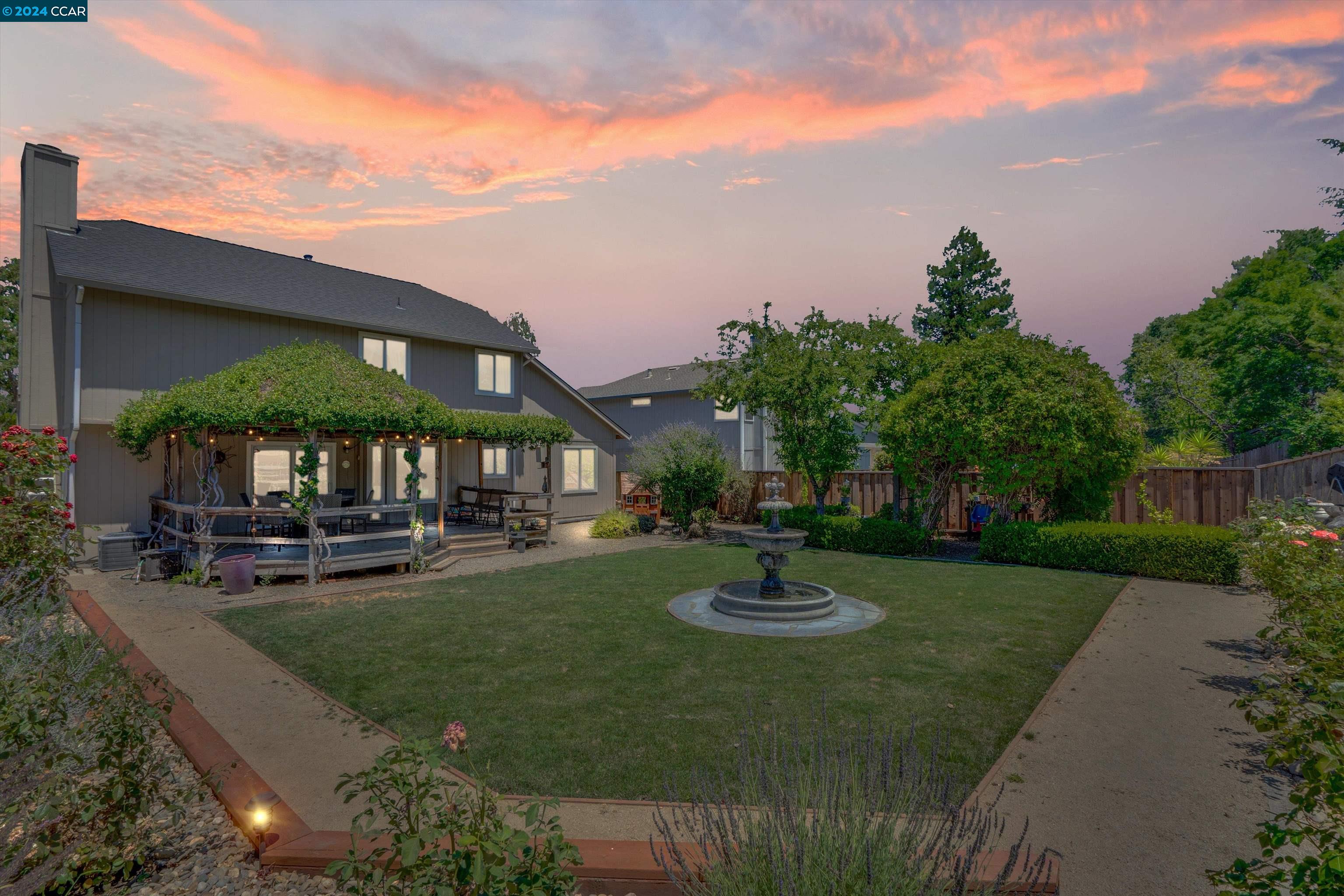 512 Bluerock Dr