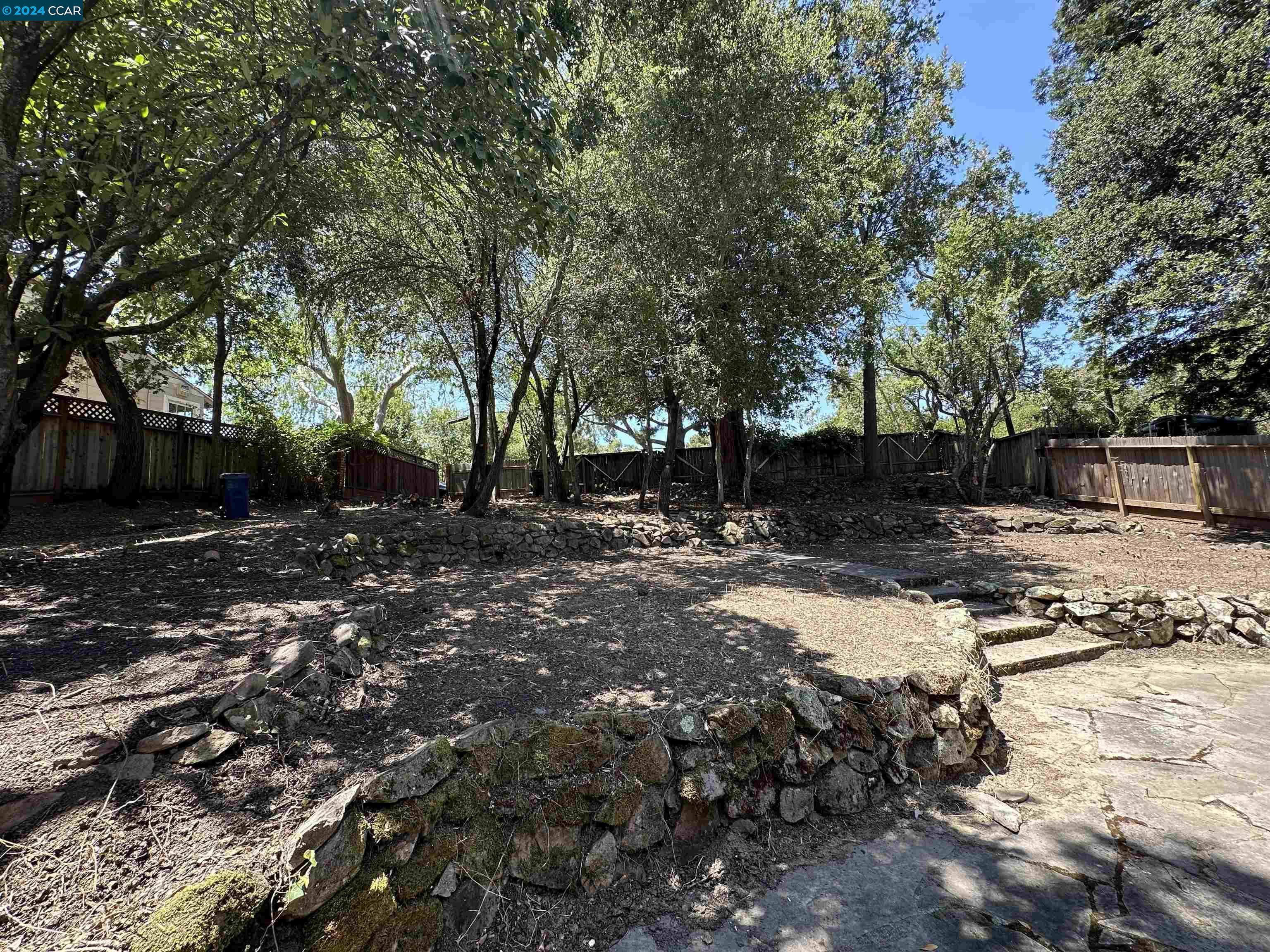 14 Los Altos Rd