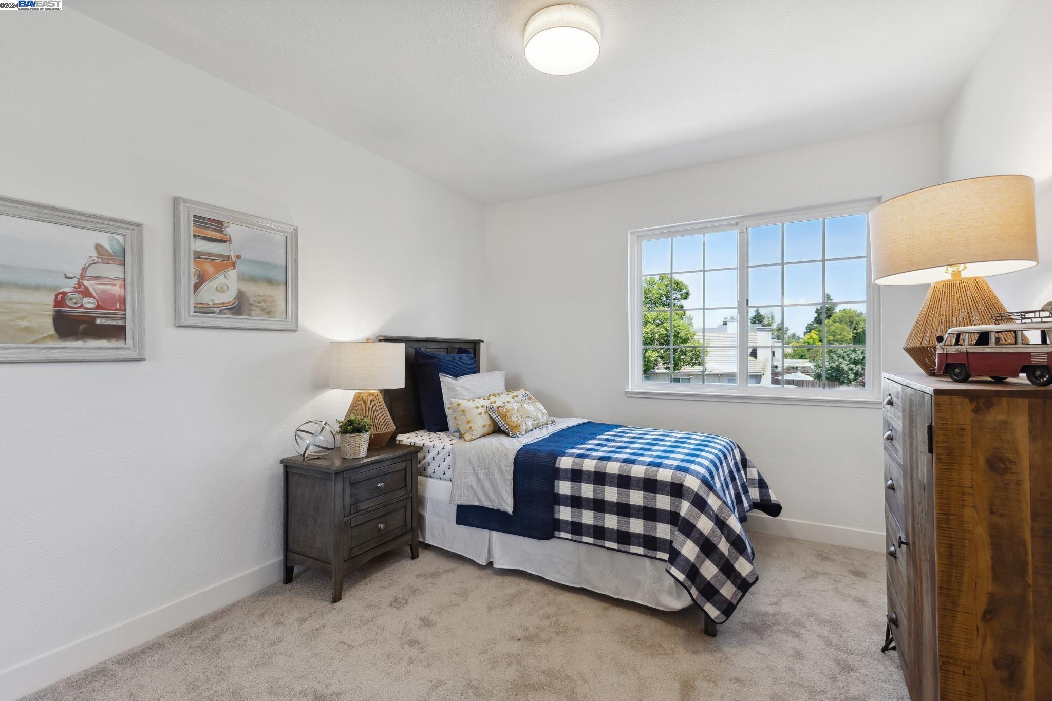 275 Essex Dr