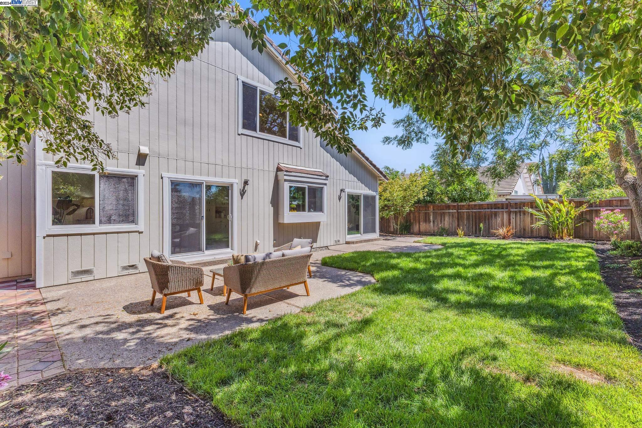 275 Essex Dr