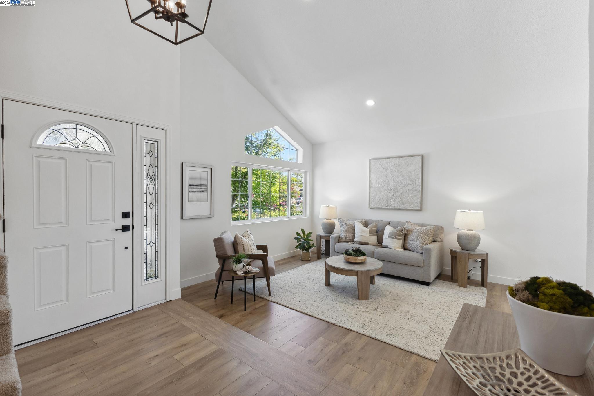 275 Essex Dr