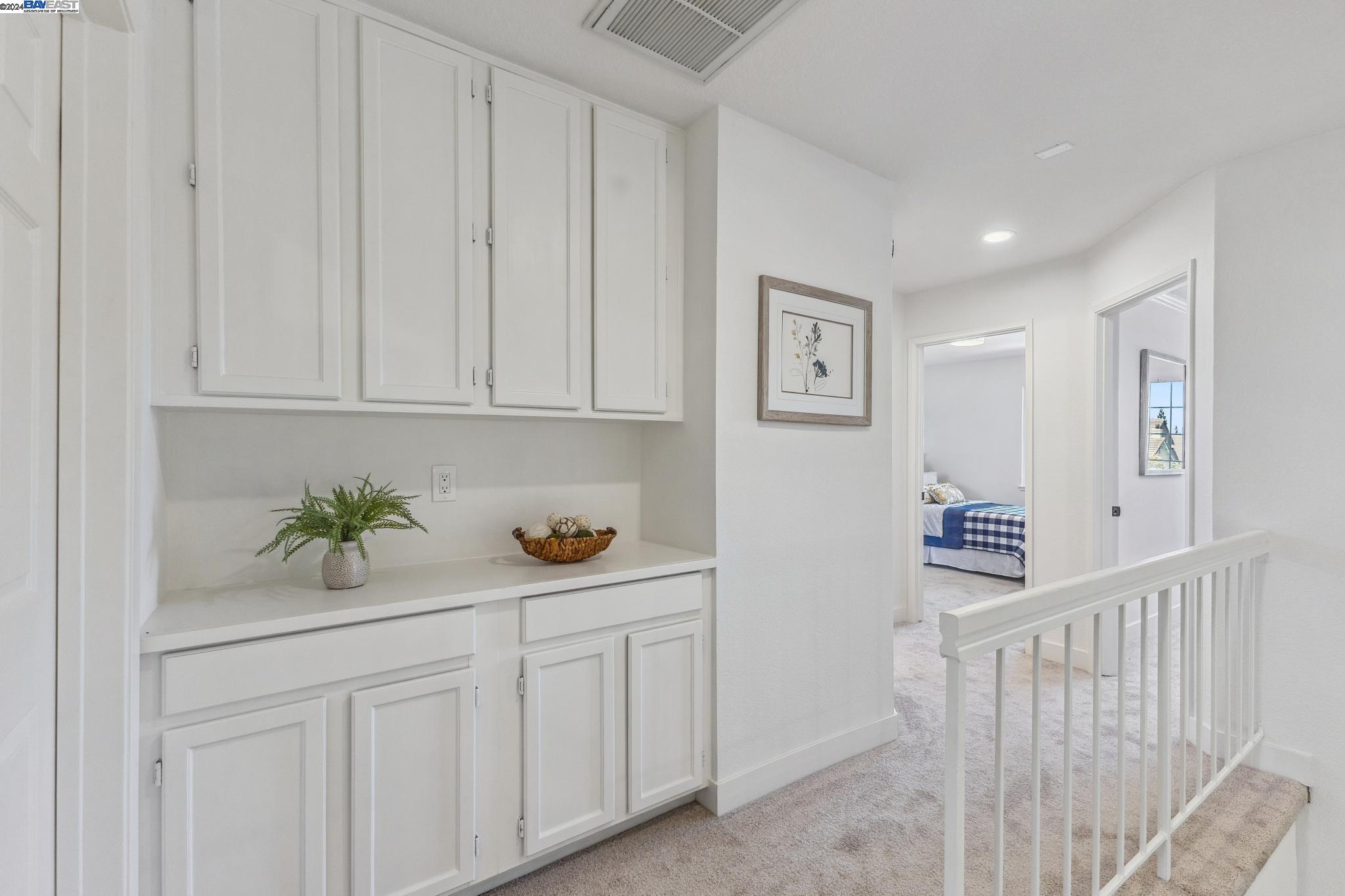 275 Essex Dr
