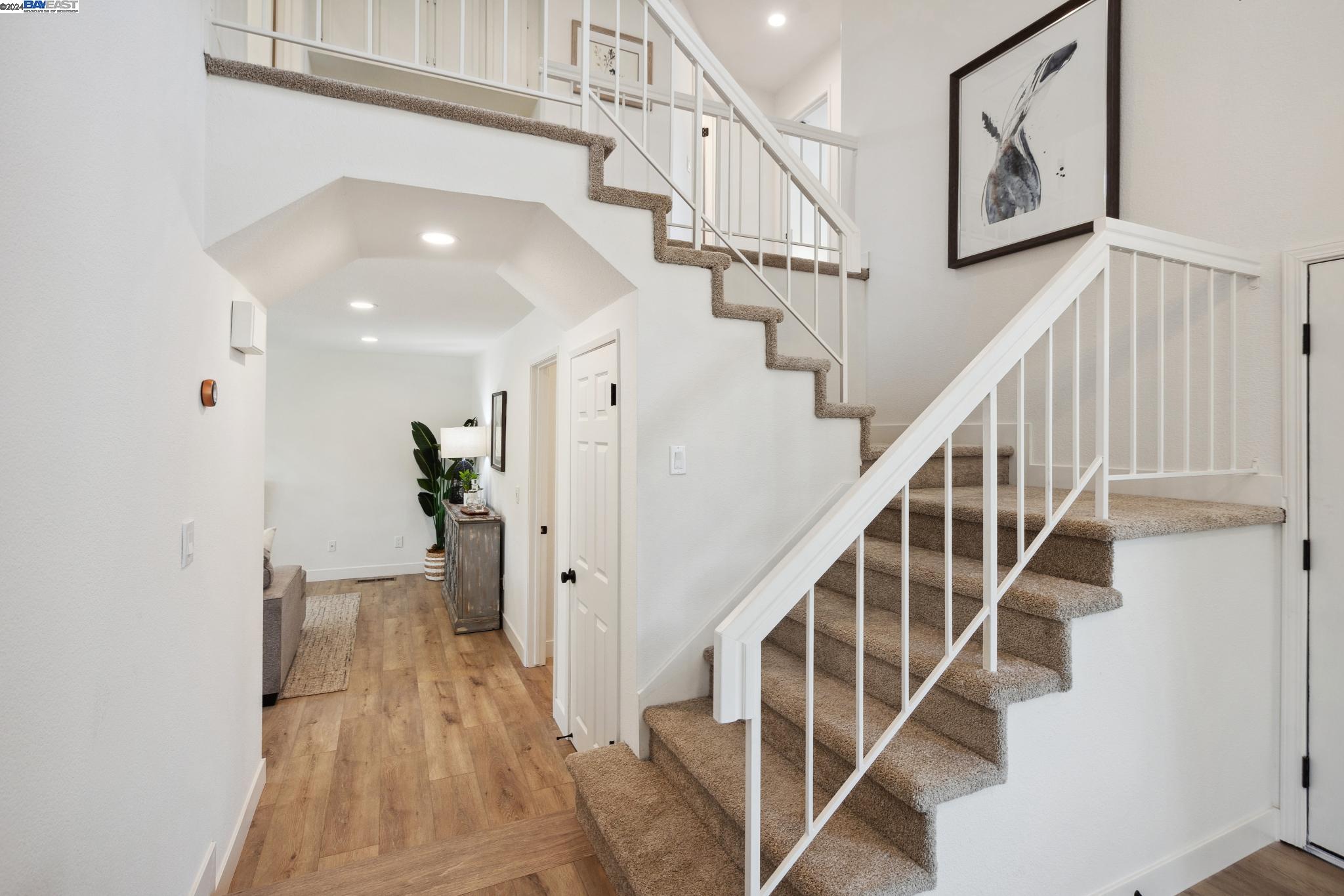 275 Essex Dr