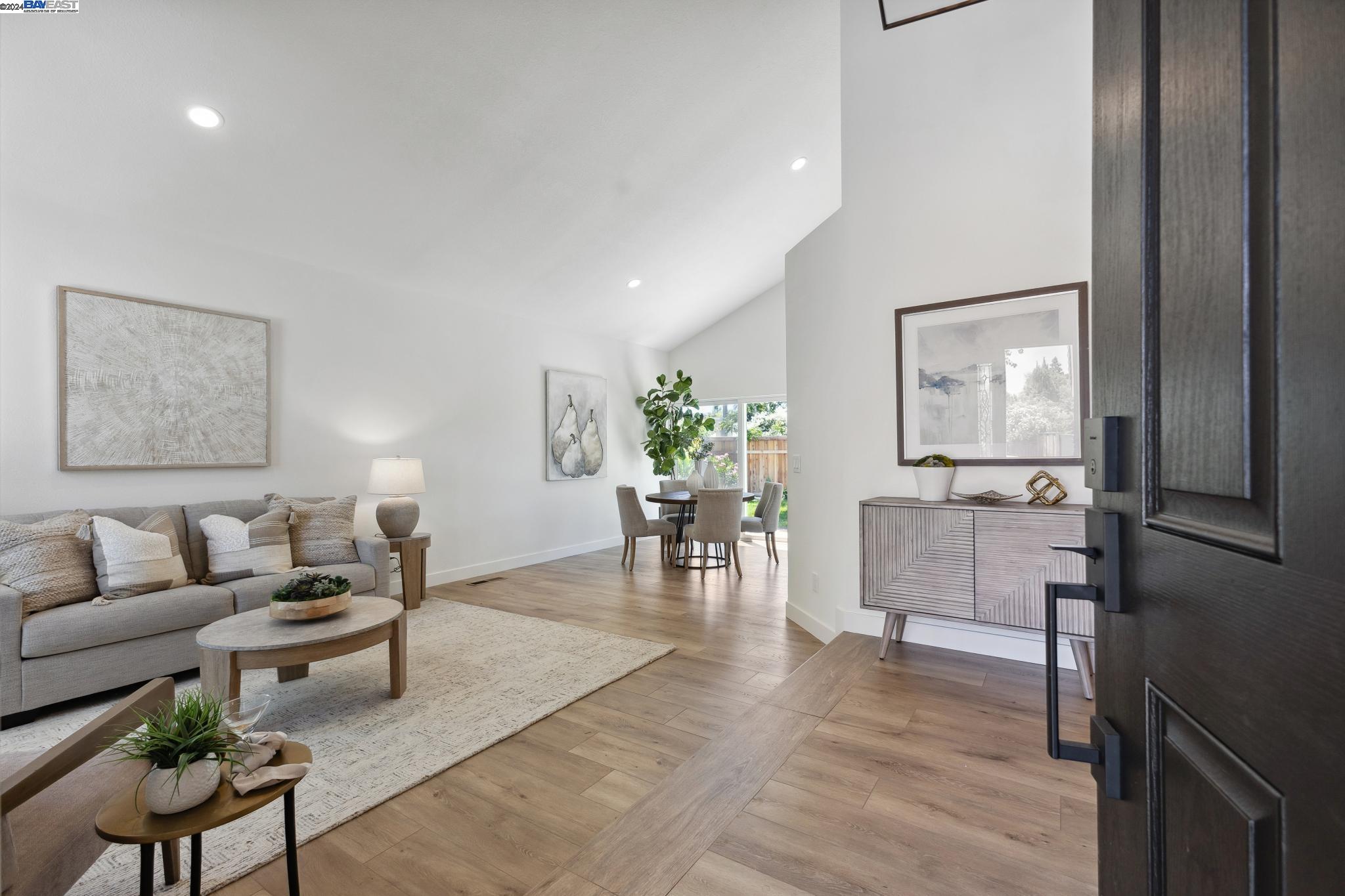 275 Essex Dr