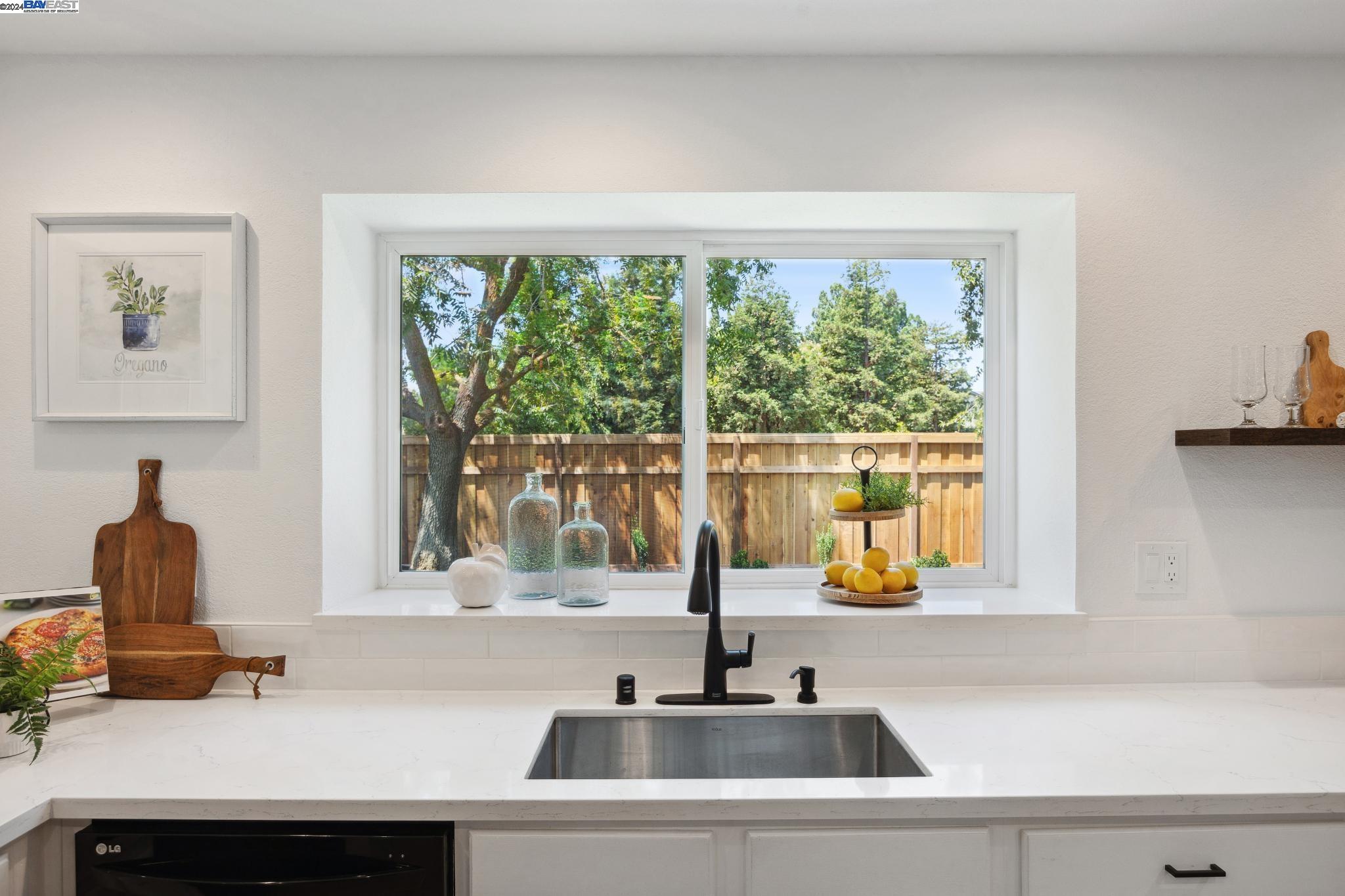 275 Essex Dr
