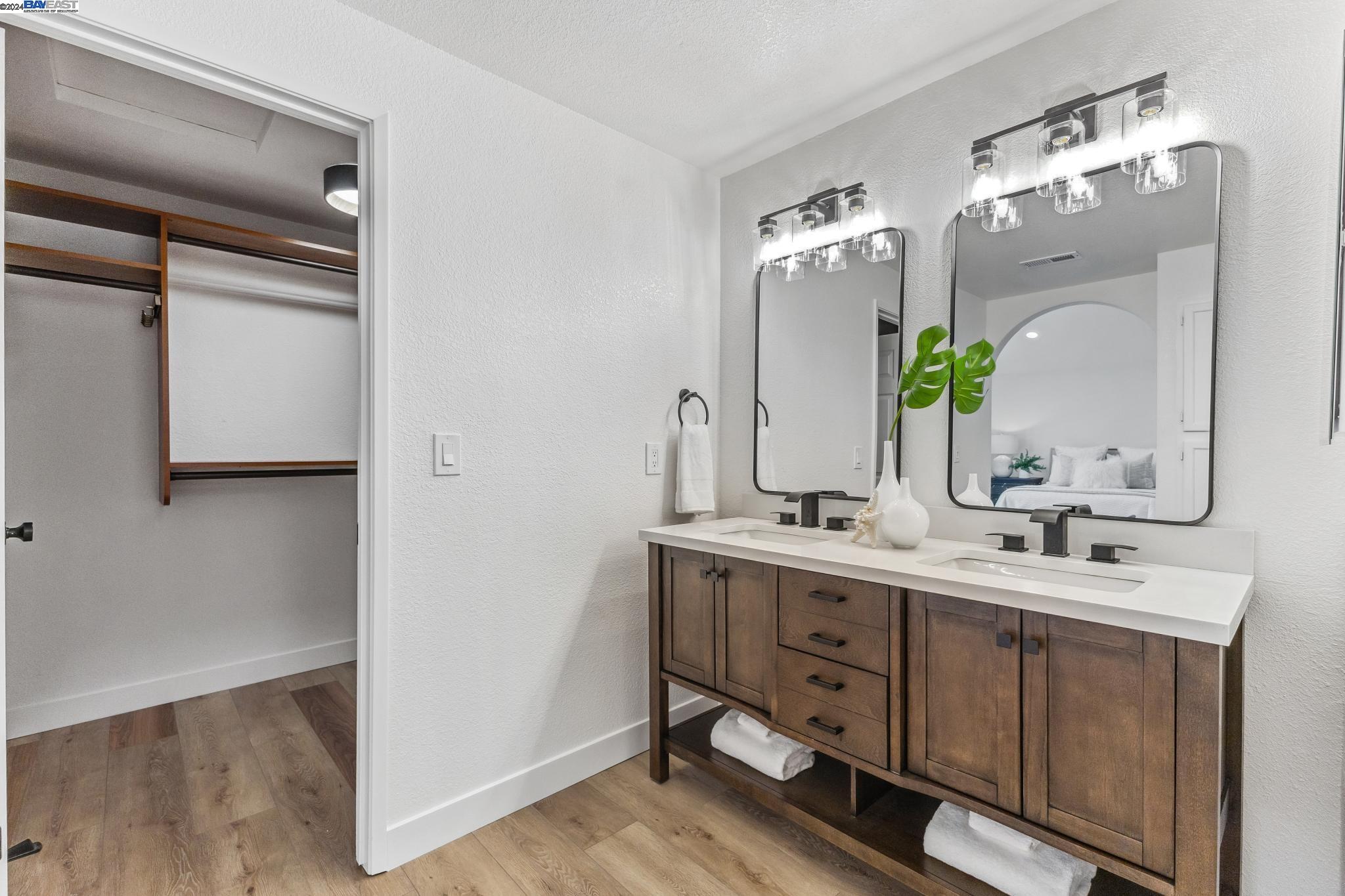 275 Essex Dr