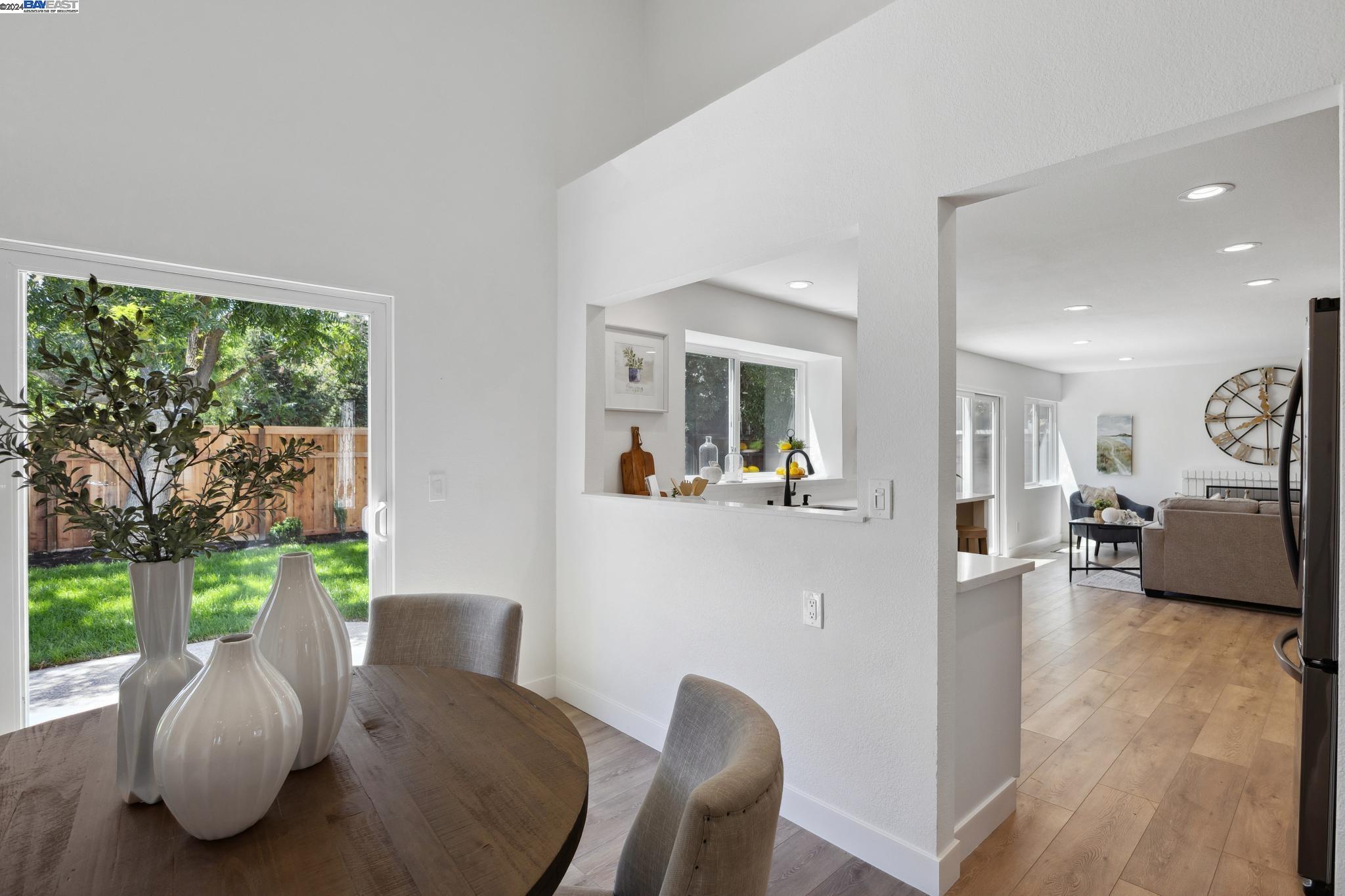 275 Essex Dr