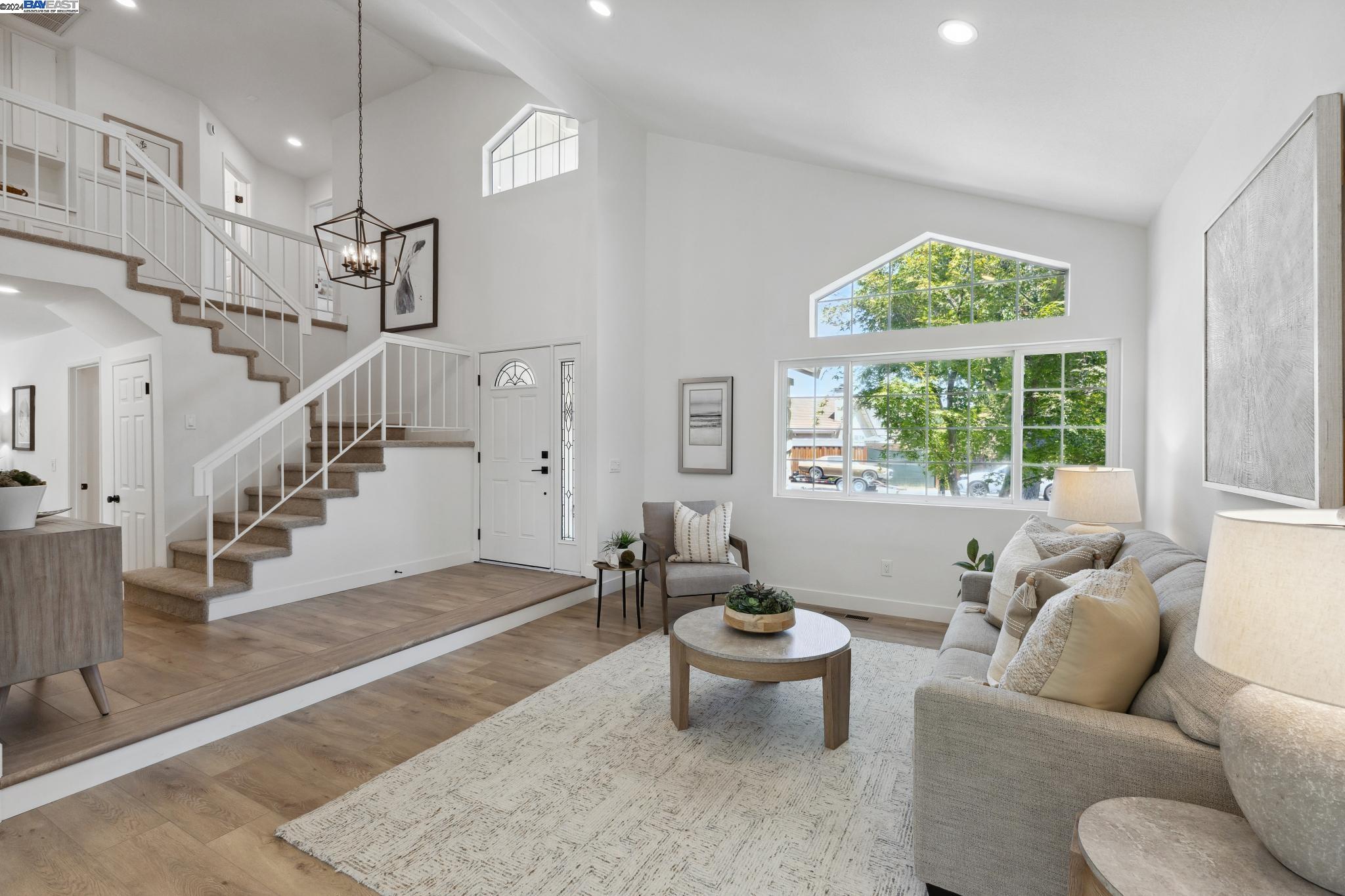 275 Essex Dr