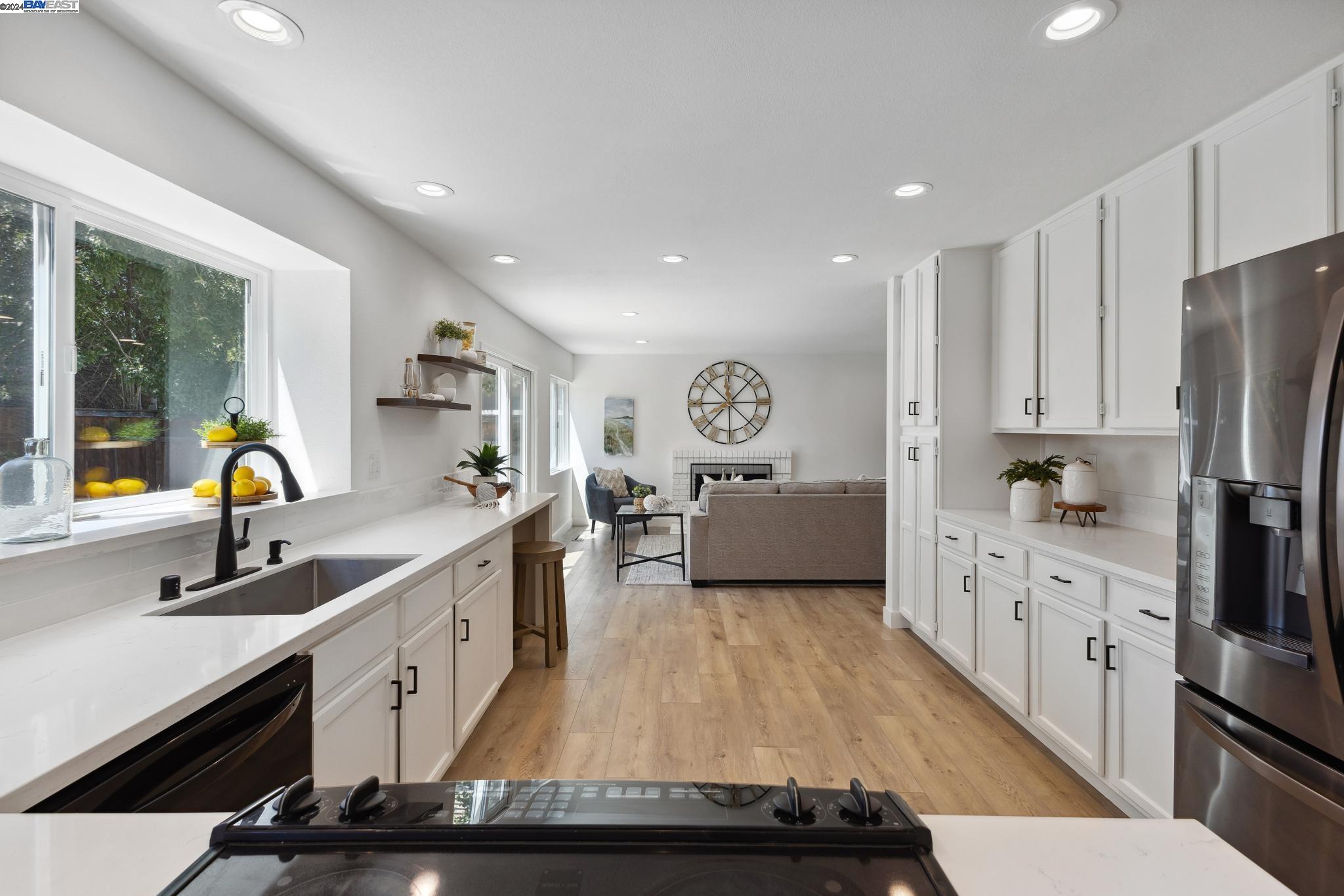 275 Essex Dr